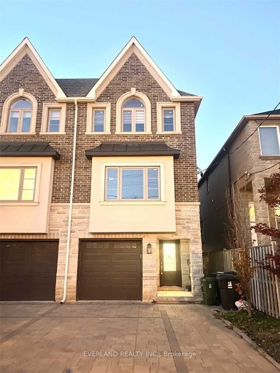160B Finch Avenue E Property Photo 1