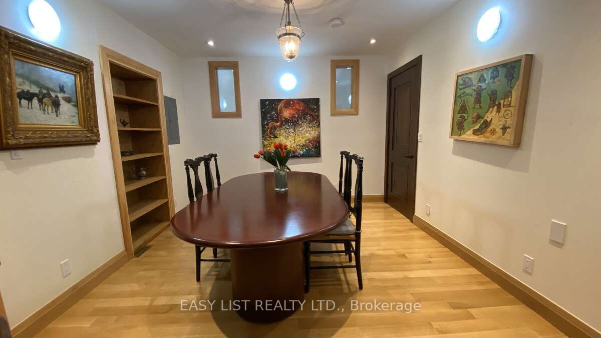 98 Burbank Drive Property Photo 20