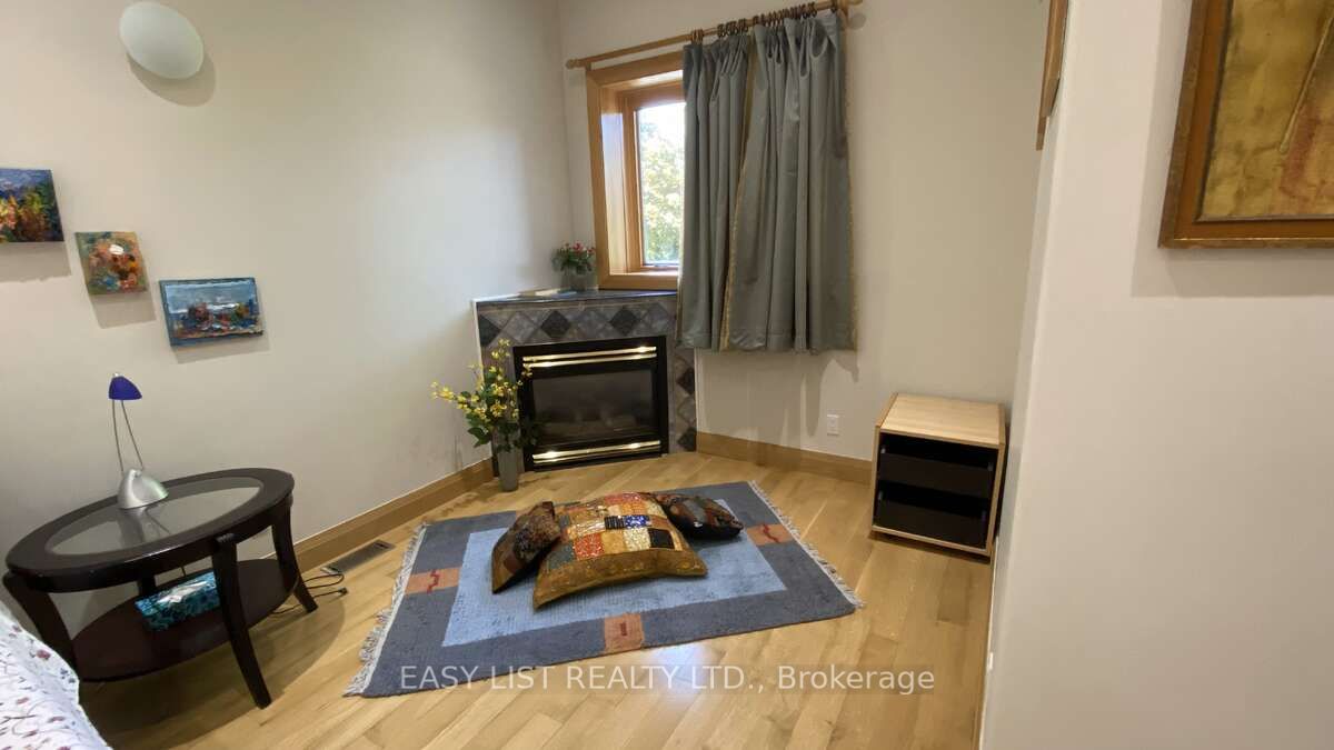 98 Burbank Drive Property Photo 23