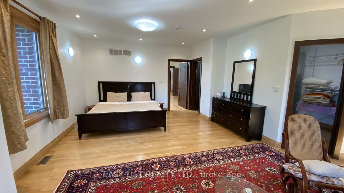 98 Burbank Drive Property Photo 29