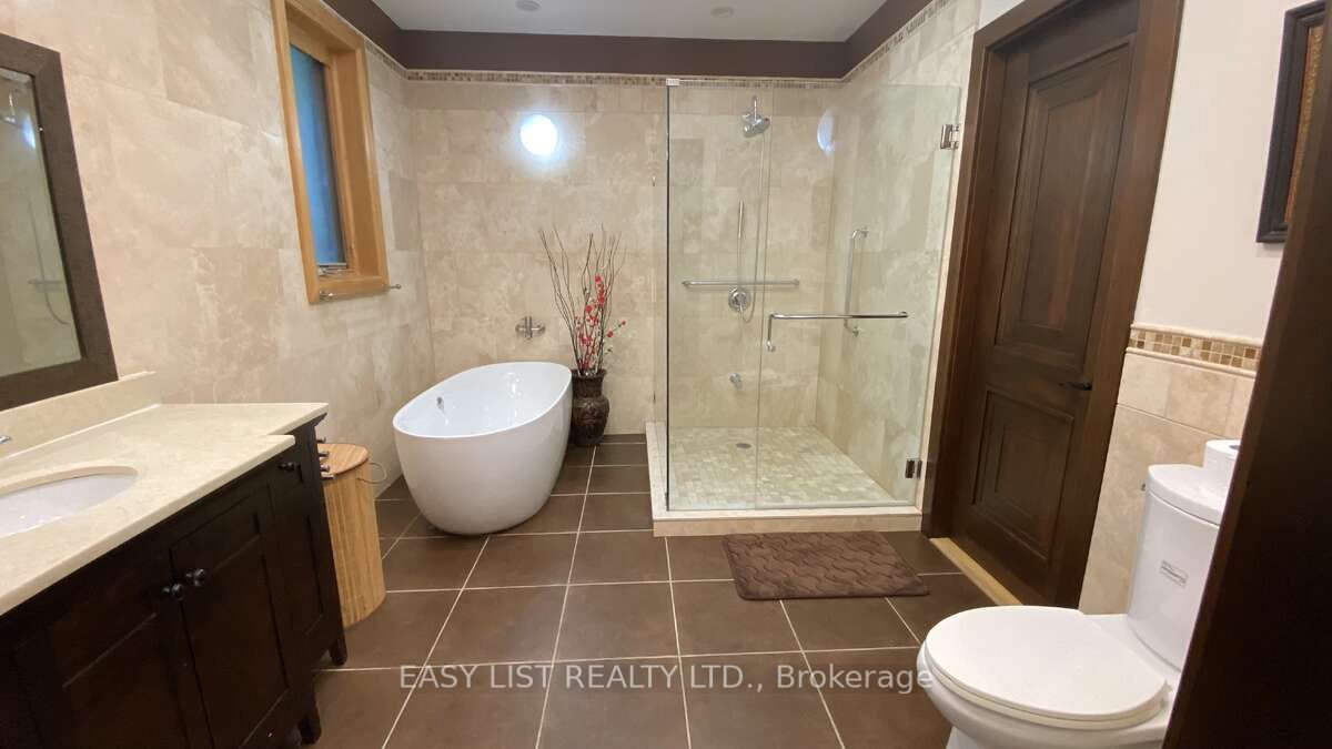 98 Burbank Drive Property Photo 33