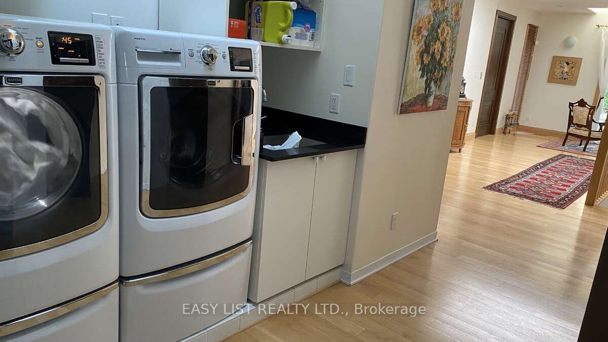 98 Burbank Drive Property Photo 34