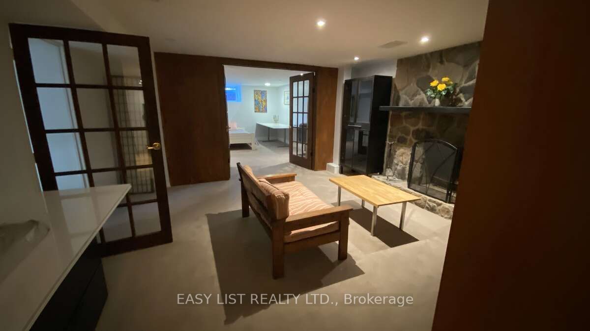 98 Burbank Drive Property Photo 42