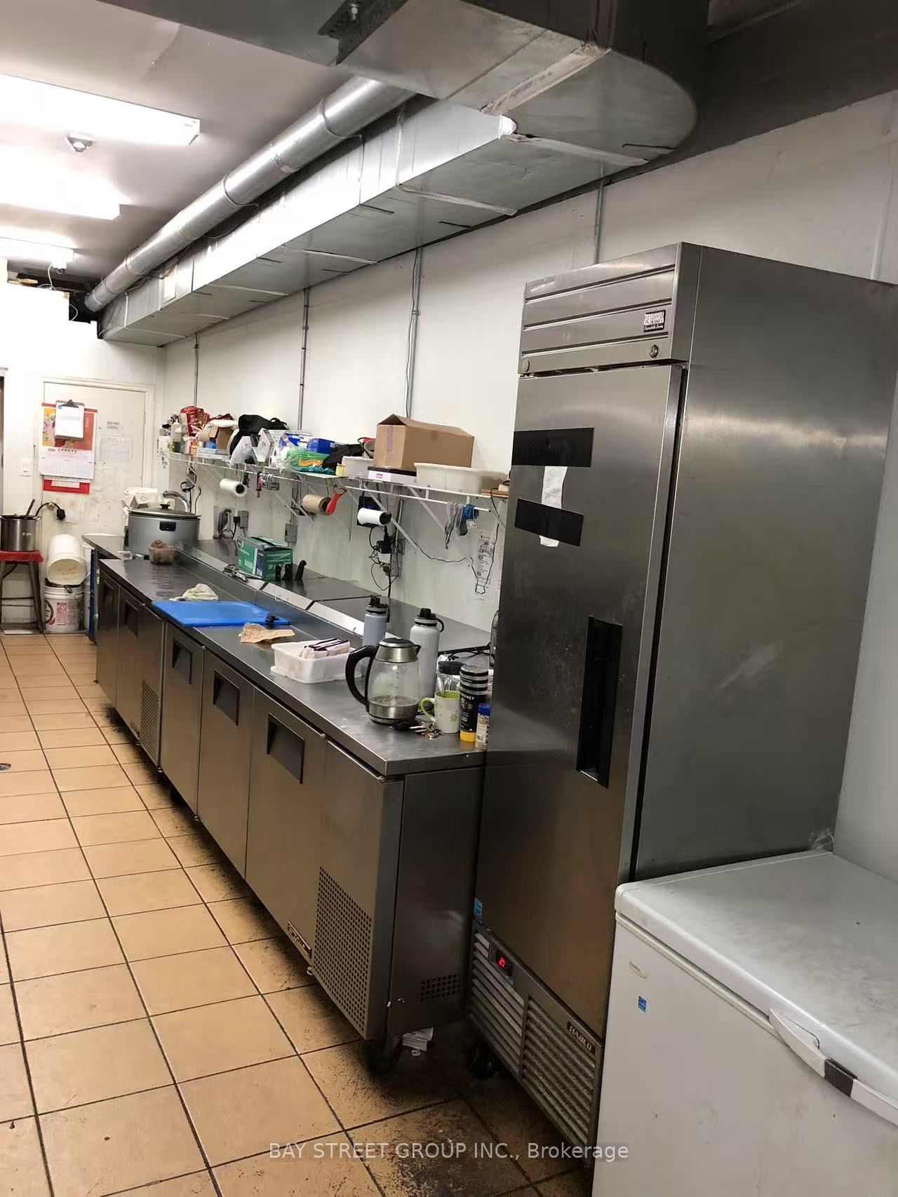 285 College Street Property Photo 7