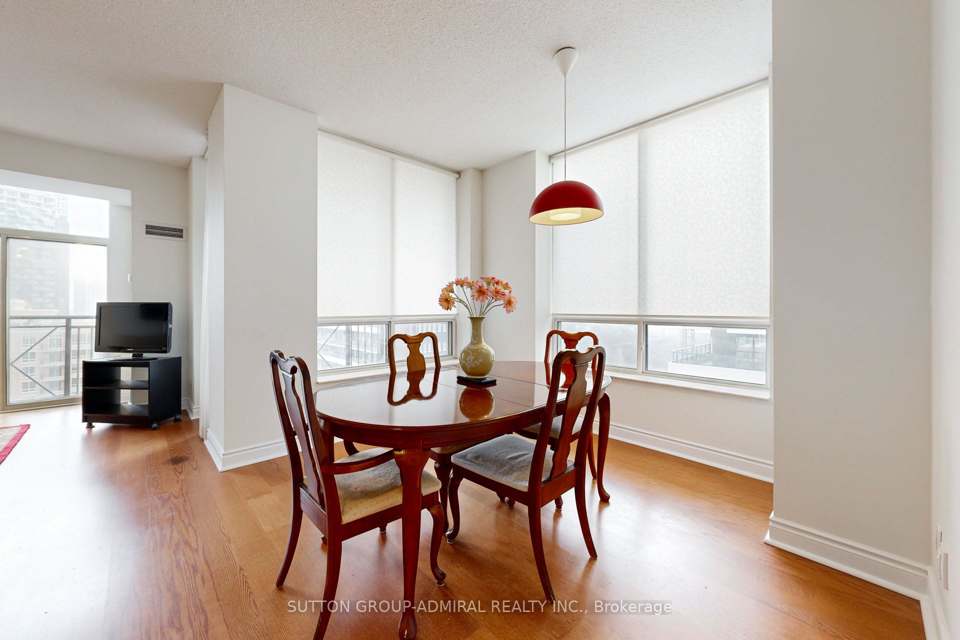 1101 Leslie Street 1502 Property Photo 13