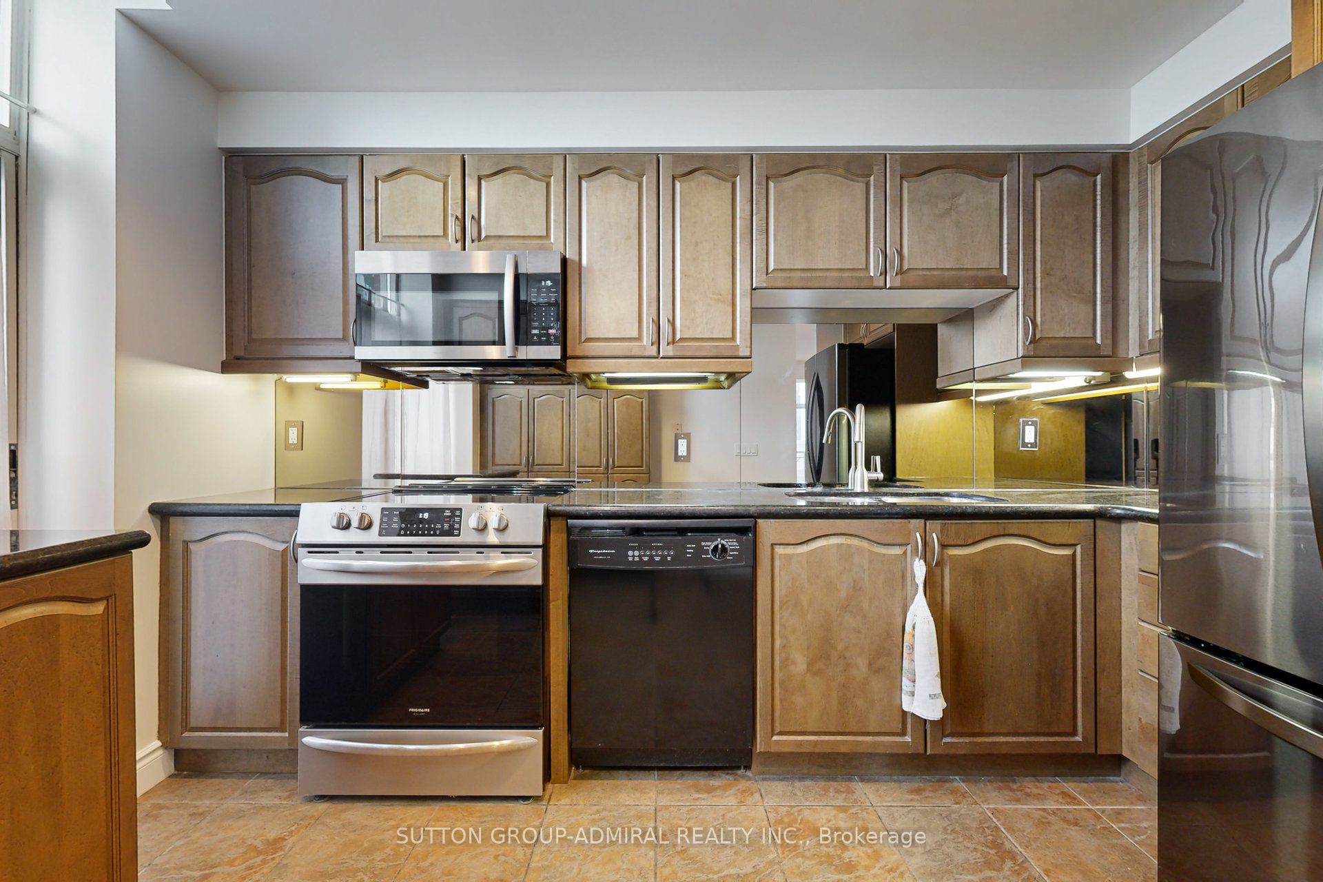 1101 Leslie Street 1502 Property Photo 16