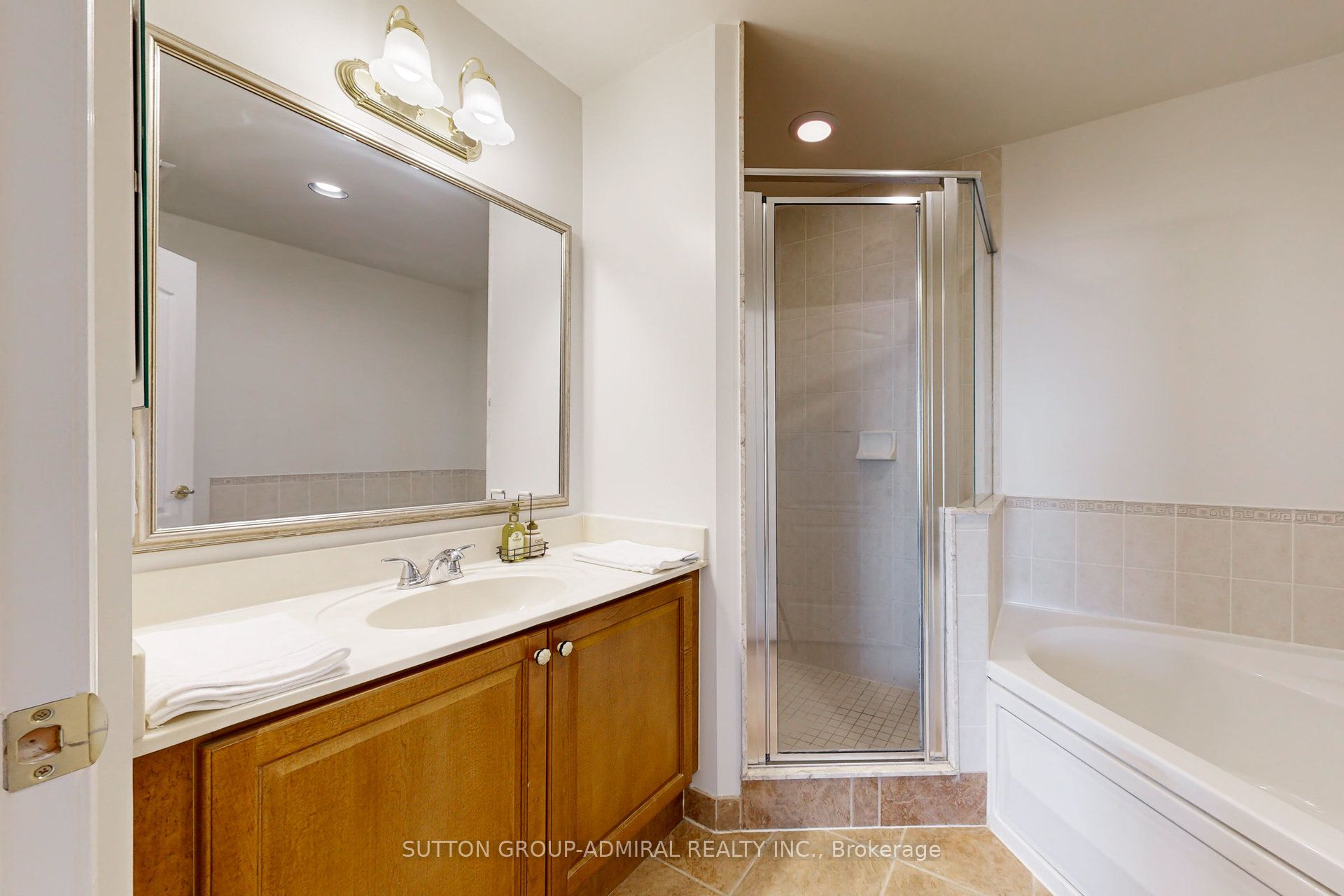 1101 Leslie Street 1502 Property Photo 27