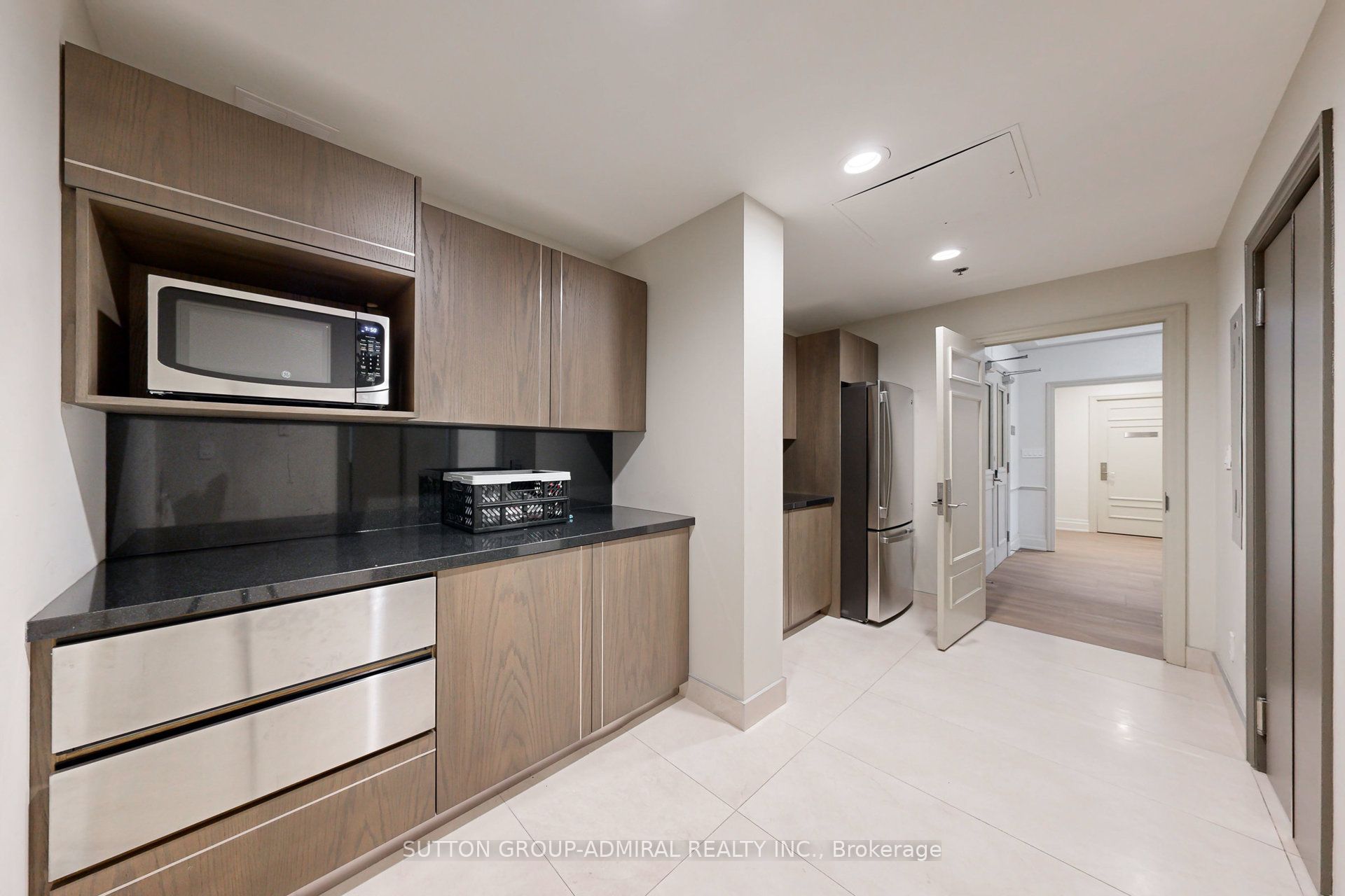 1101 Leslie Street 1502 Property Photo 35