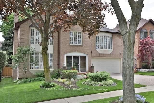 11 Riderwood Drive E Property Photo 1