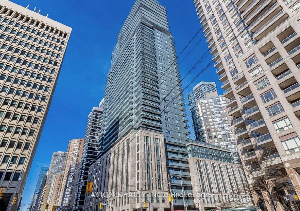 #523 - 955 Bay Street Property Photo 1