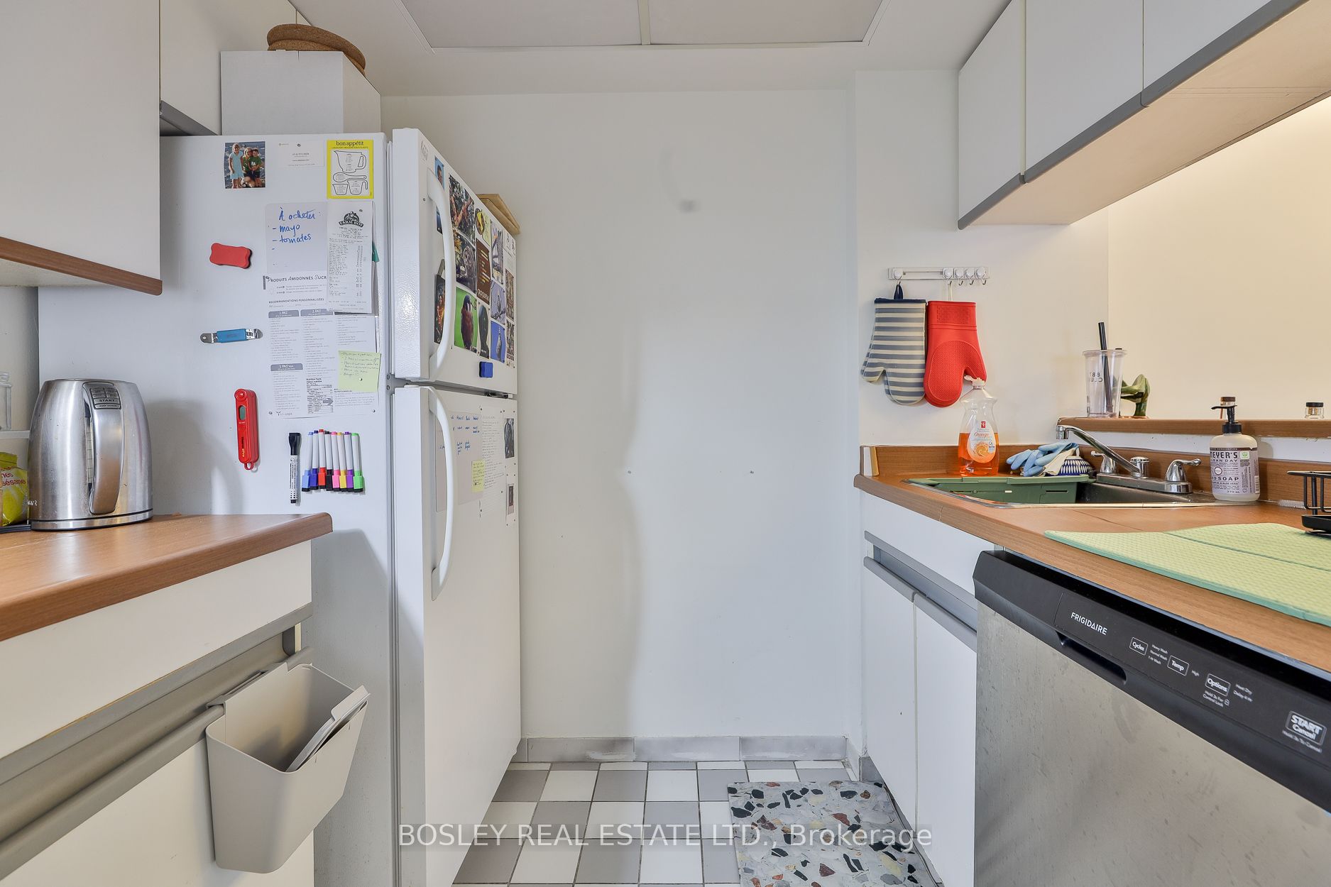 1001 Bay Street 1008 Property Photo 9