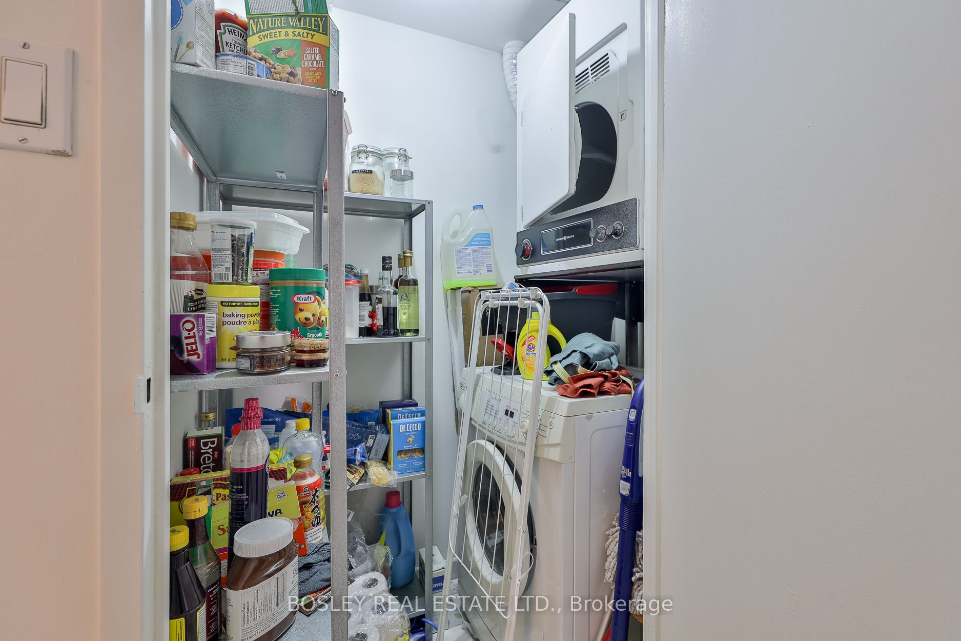 1001 Bay Street 1008 Property Photo 11