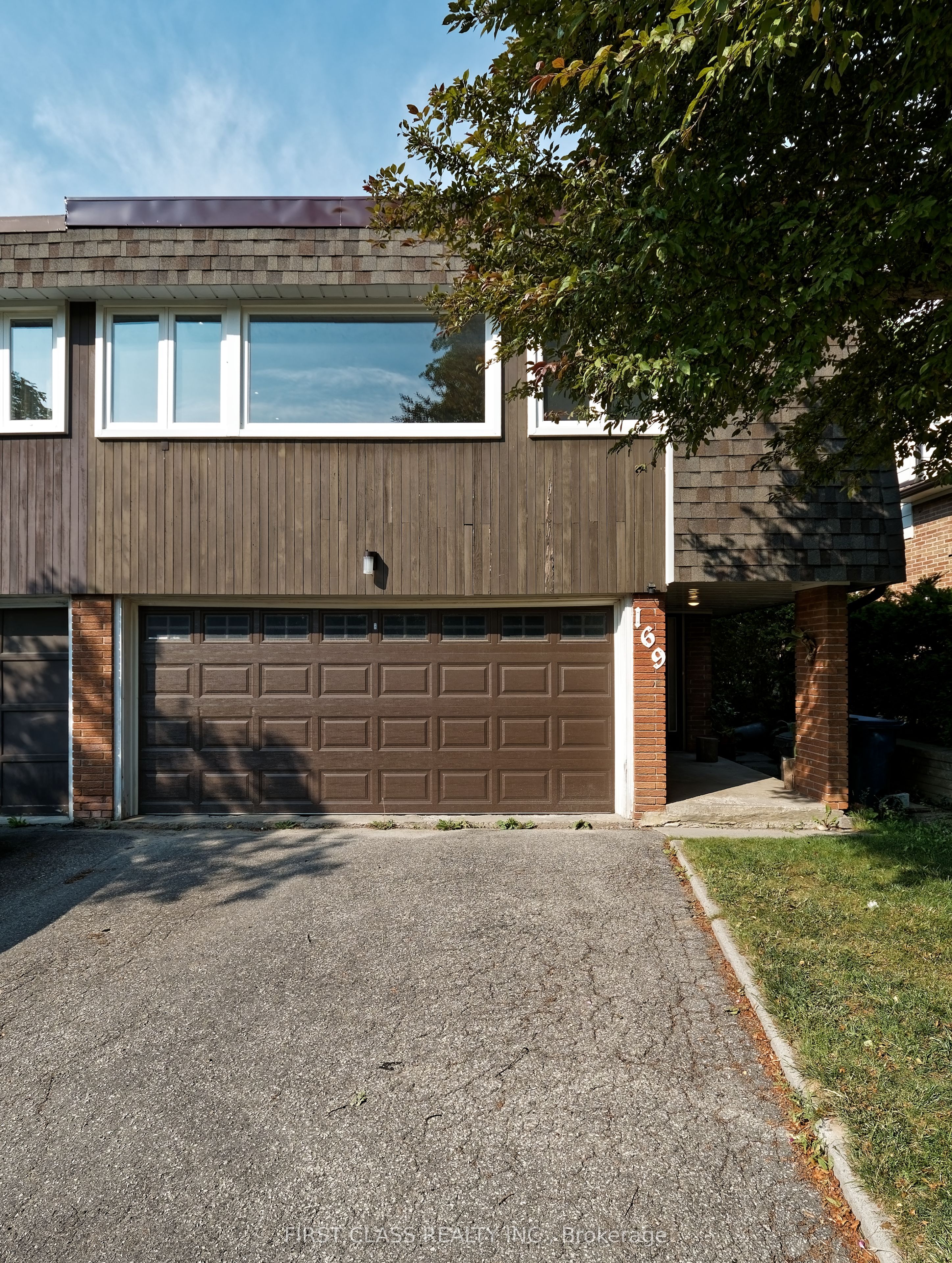 169 Angus Drive Property Photo 1