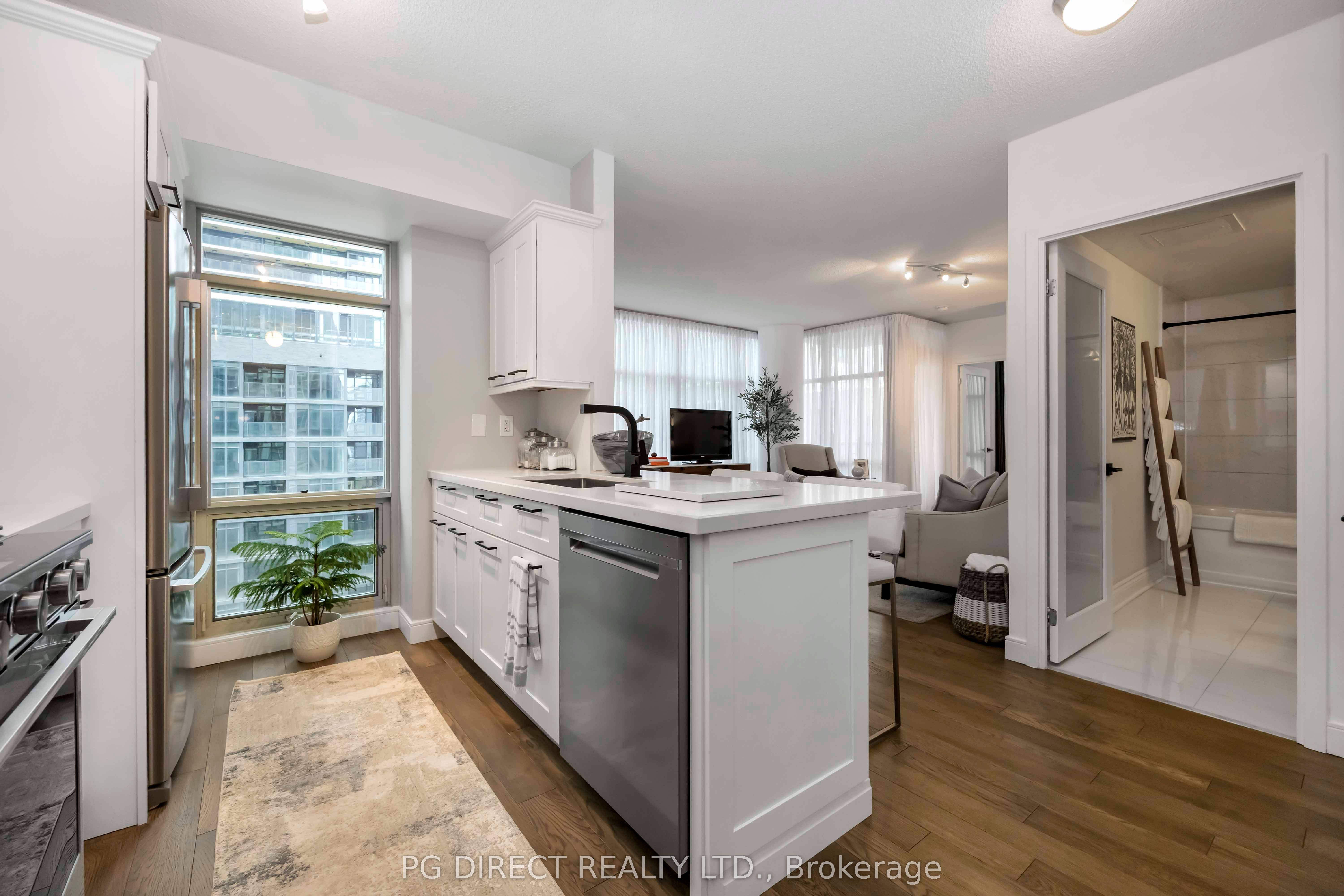 #1106 - 10 Navy Wharf Court Property Photo 1