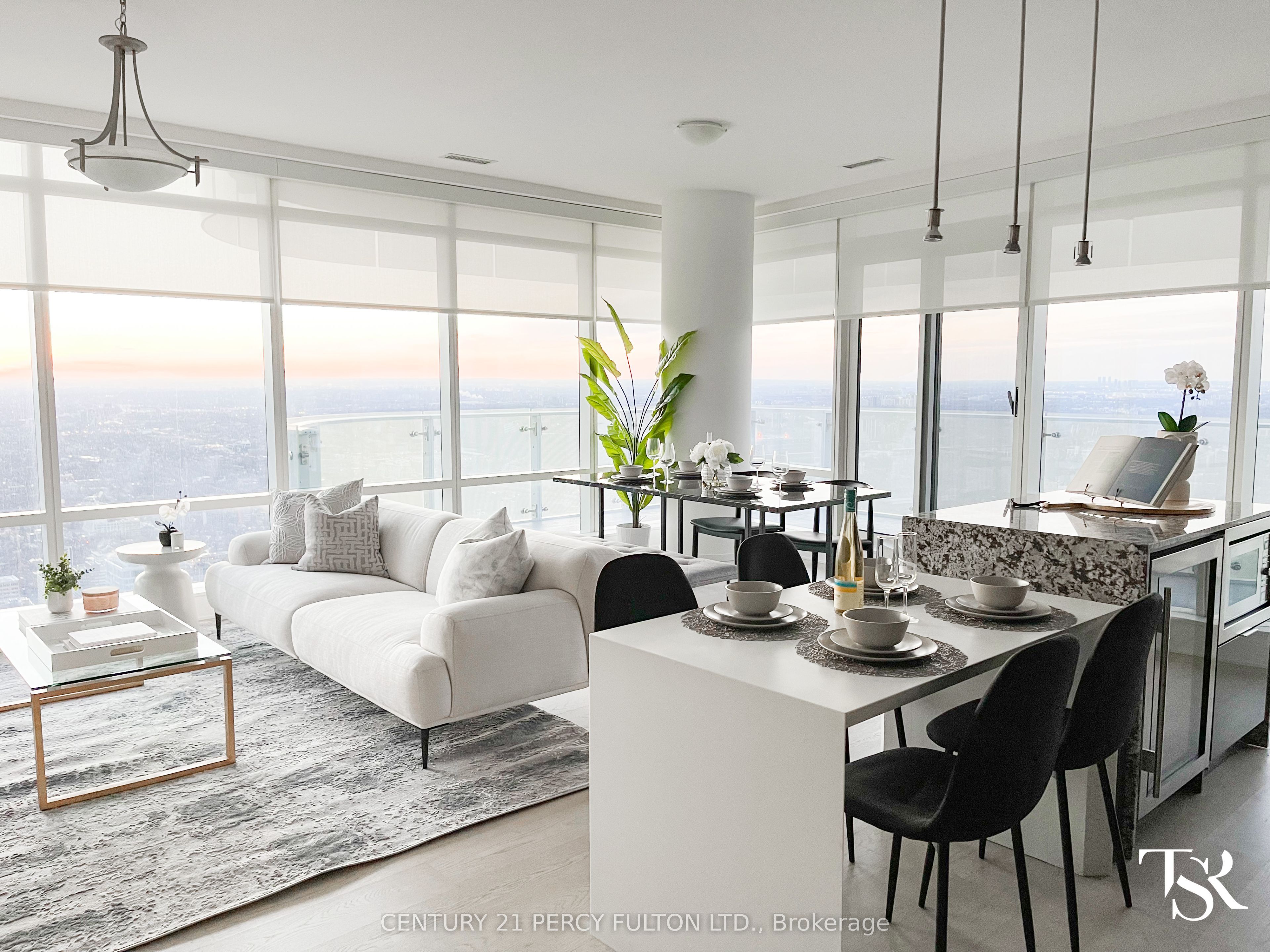 1 Bloor Street E 7206 Property Photo 1