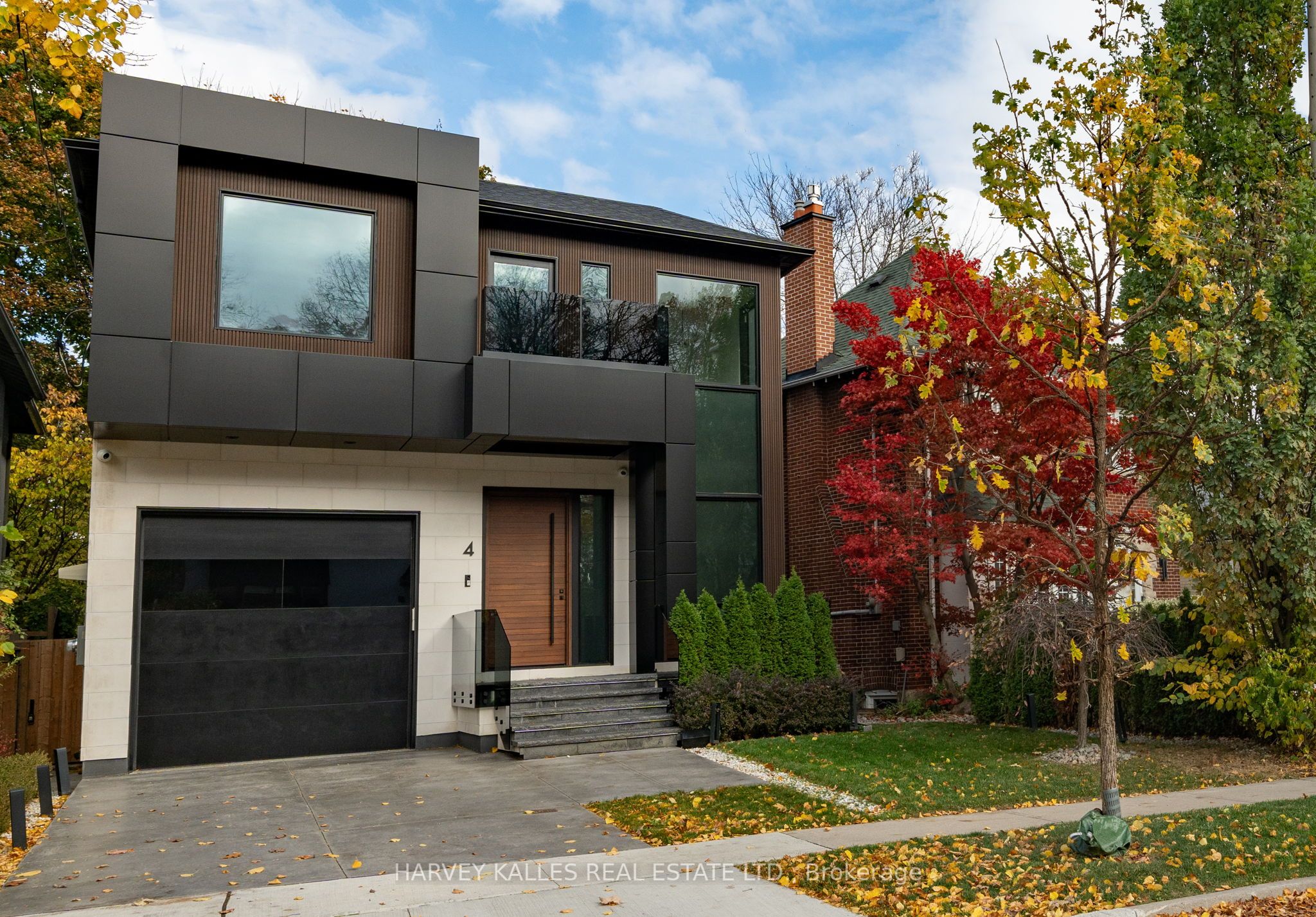 4 Douglas Crescent Property Photo 1