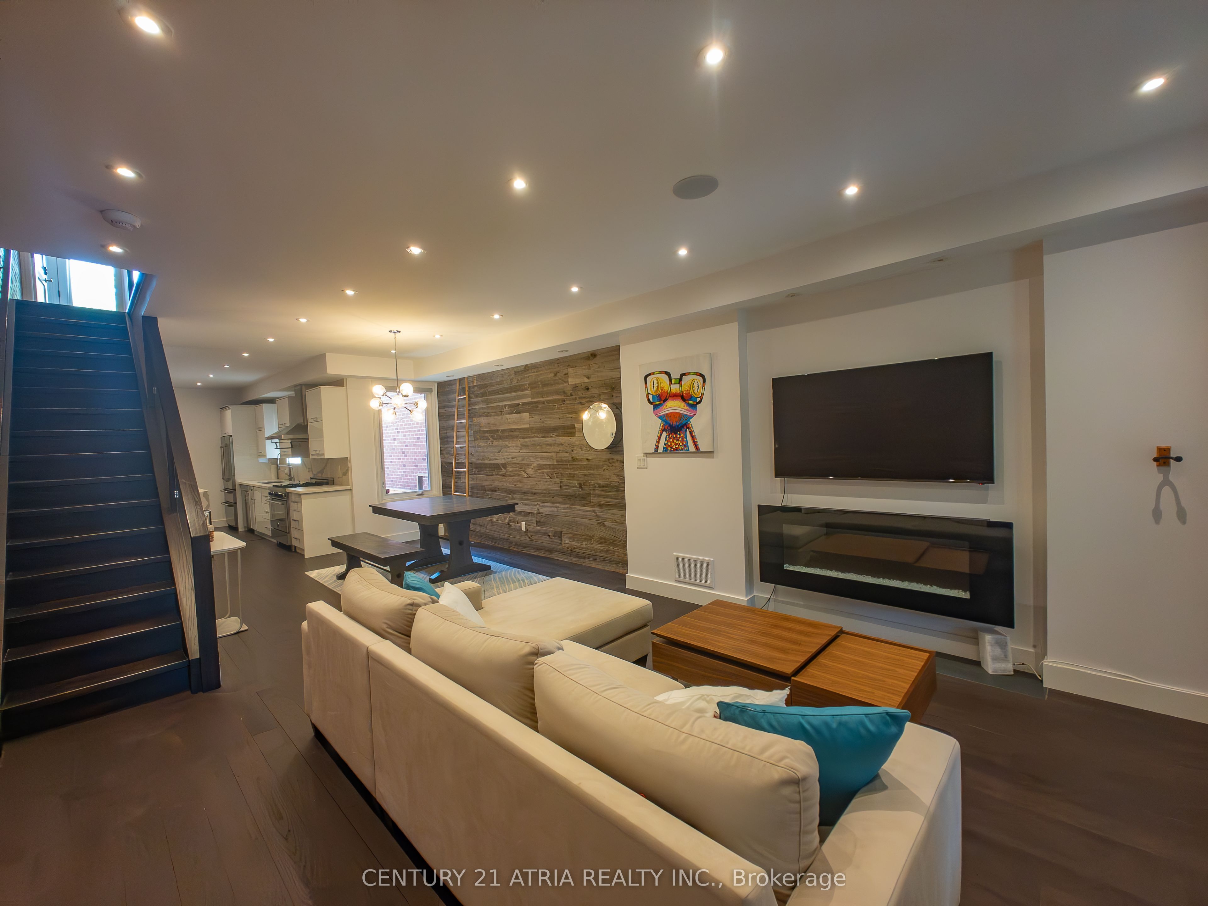 329A Clinton Street Property Photo 1