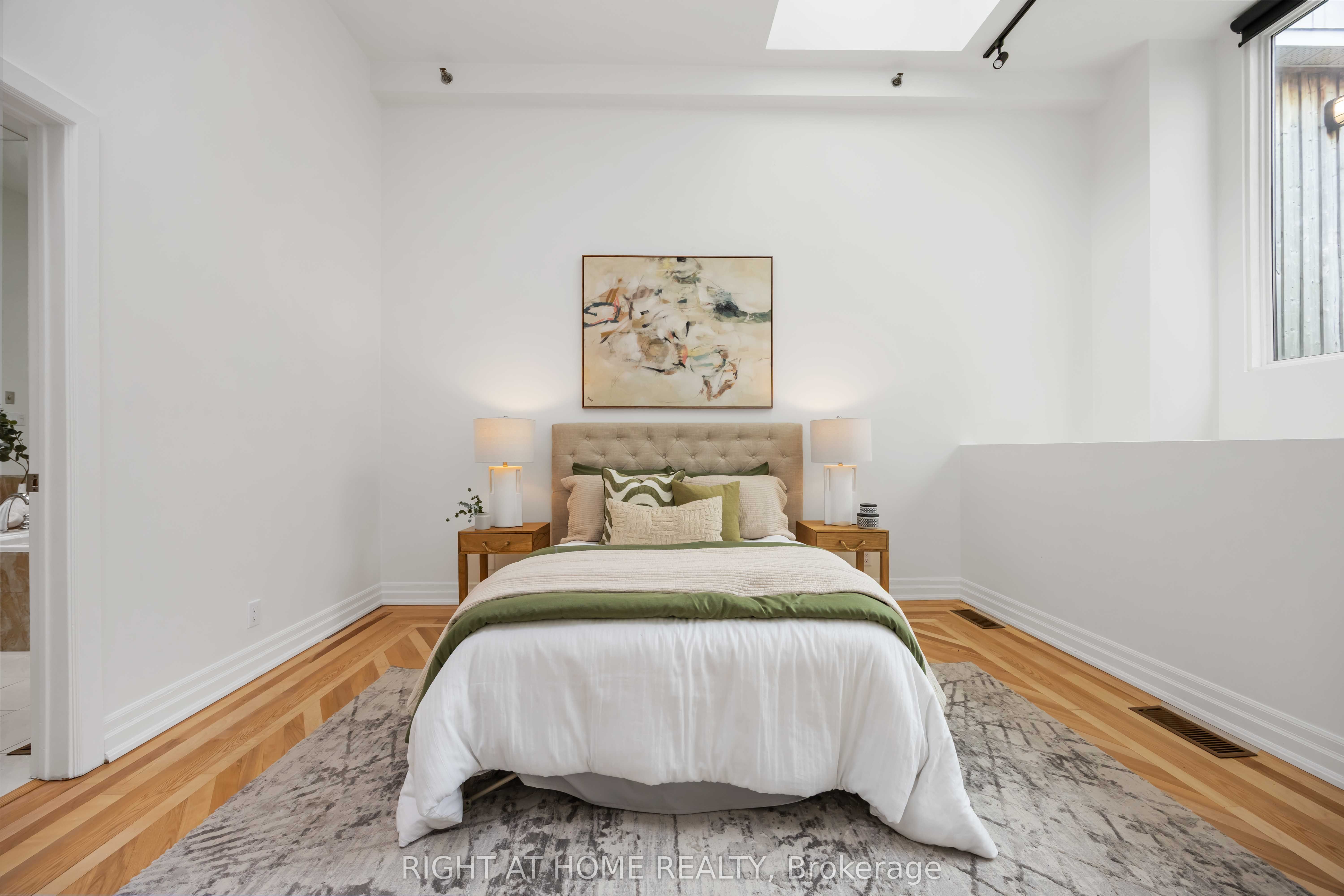 #202 - 110 Hepbourne Street Property Photo 13