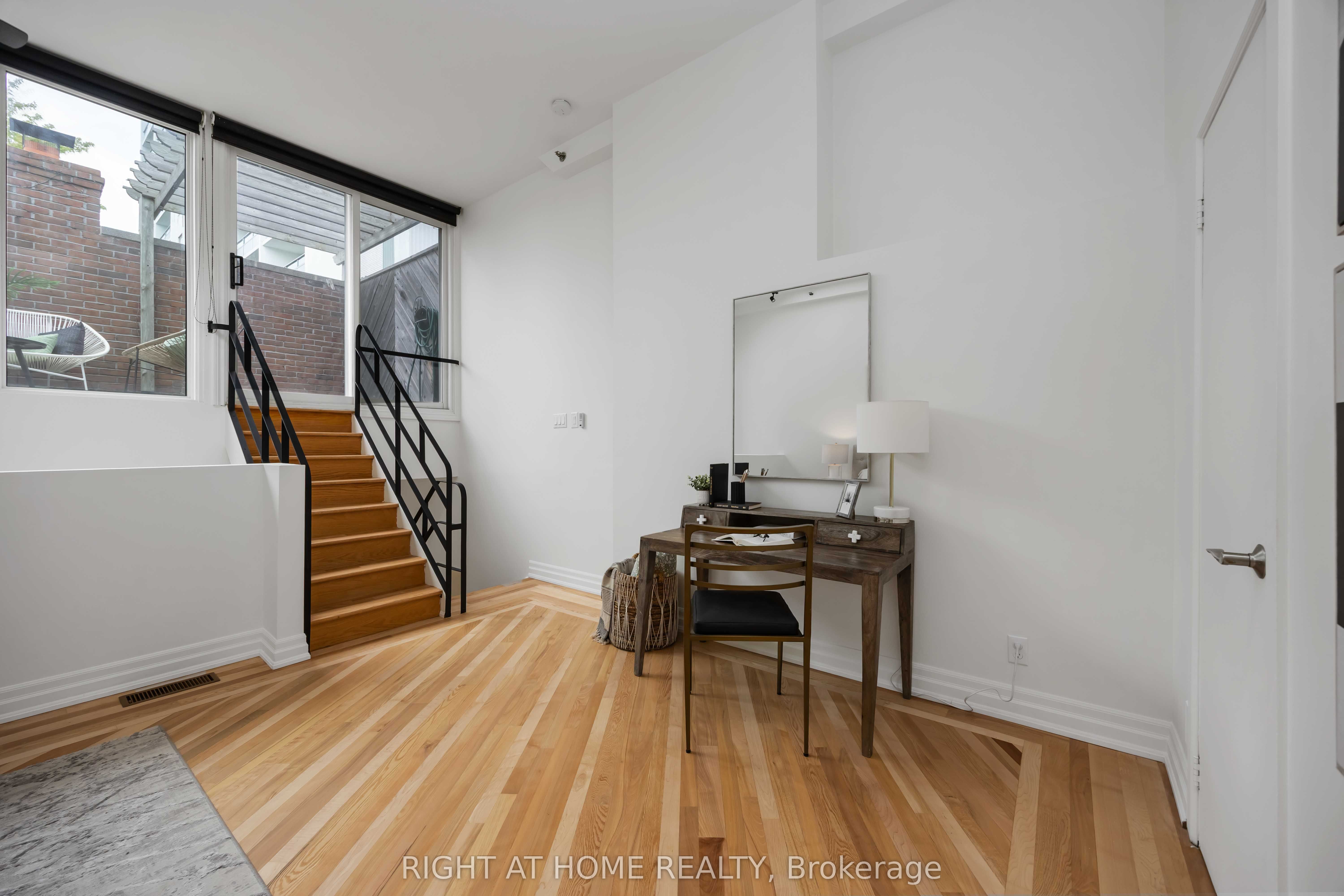 #202 - 110 Hepbourne Street Property Photo 16
