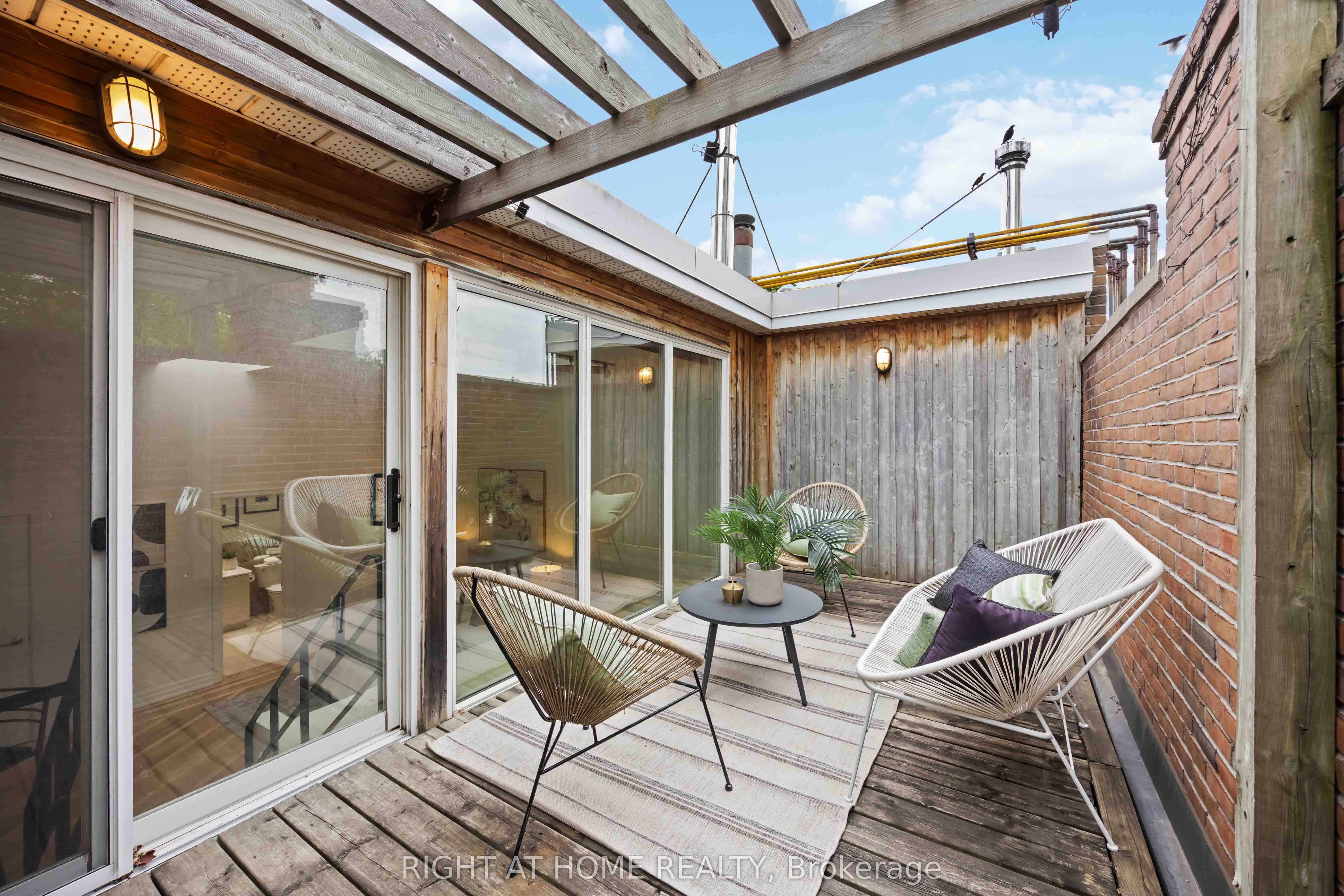 #202 - 110 Hepbourne Street Property Photo 18