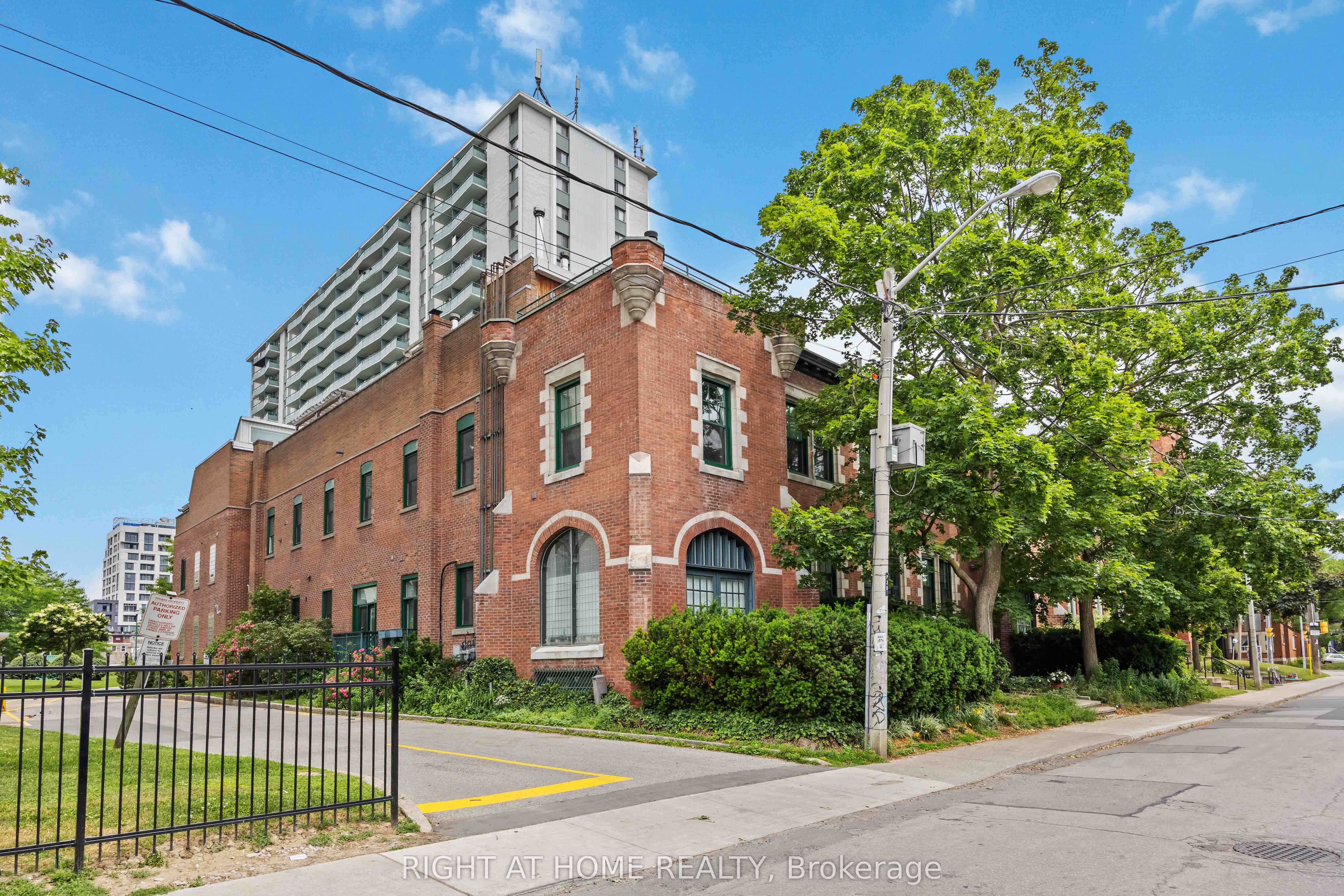 #202 - 110 Hepbourne Street Property Photo 24