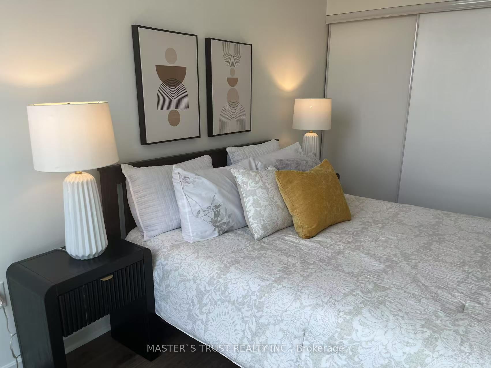 62 Forest Manor Road 2503 Property Photo 3