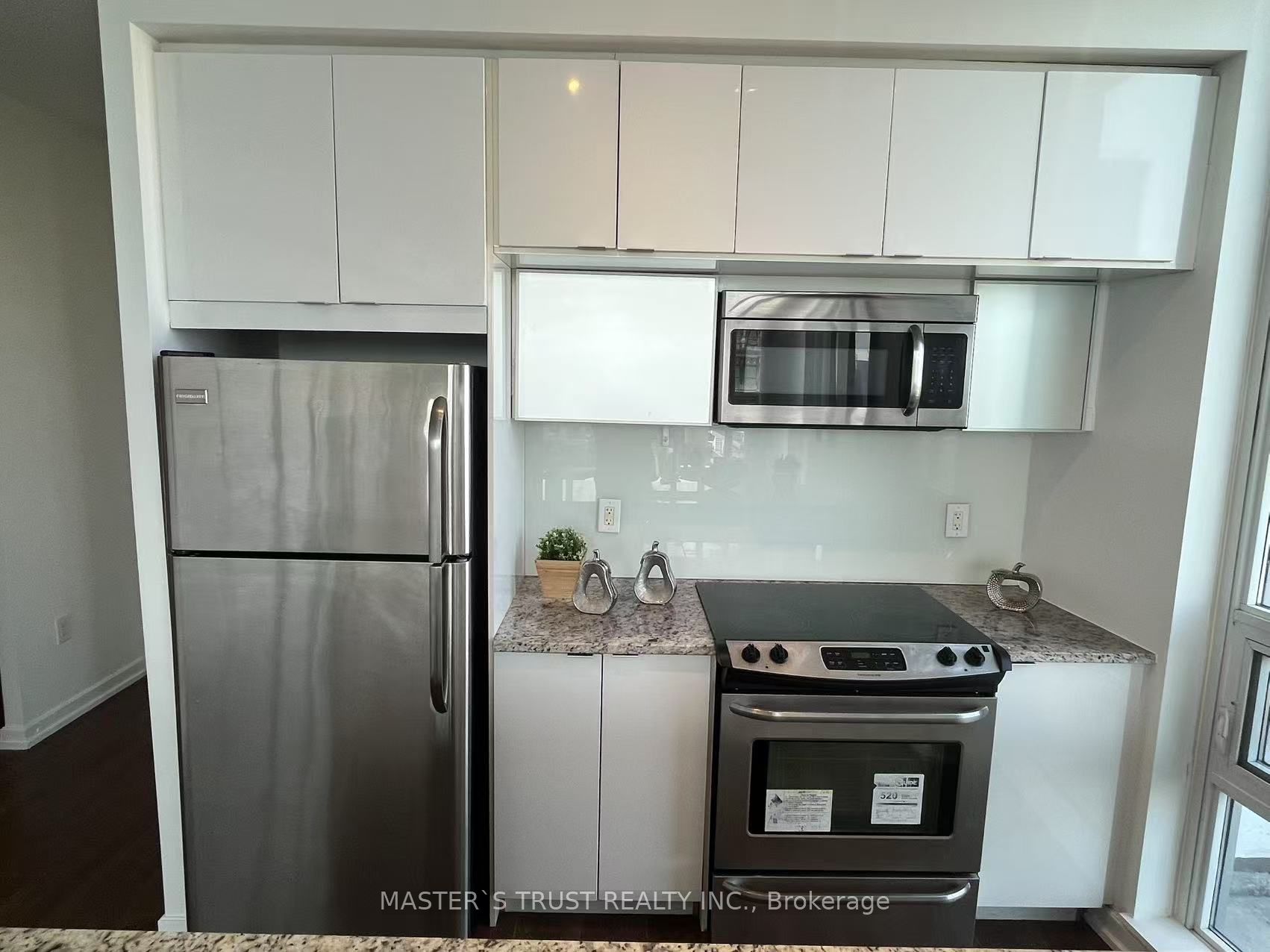 62 Forest Manor Road 2503 Property Photo 10