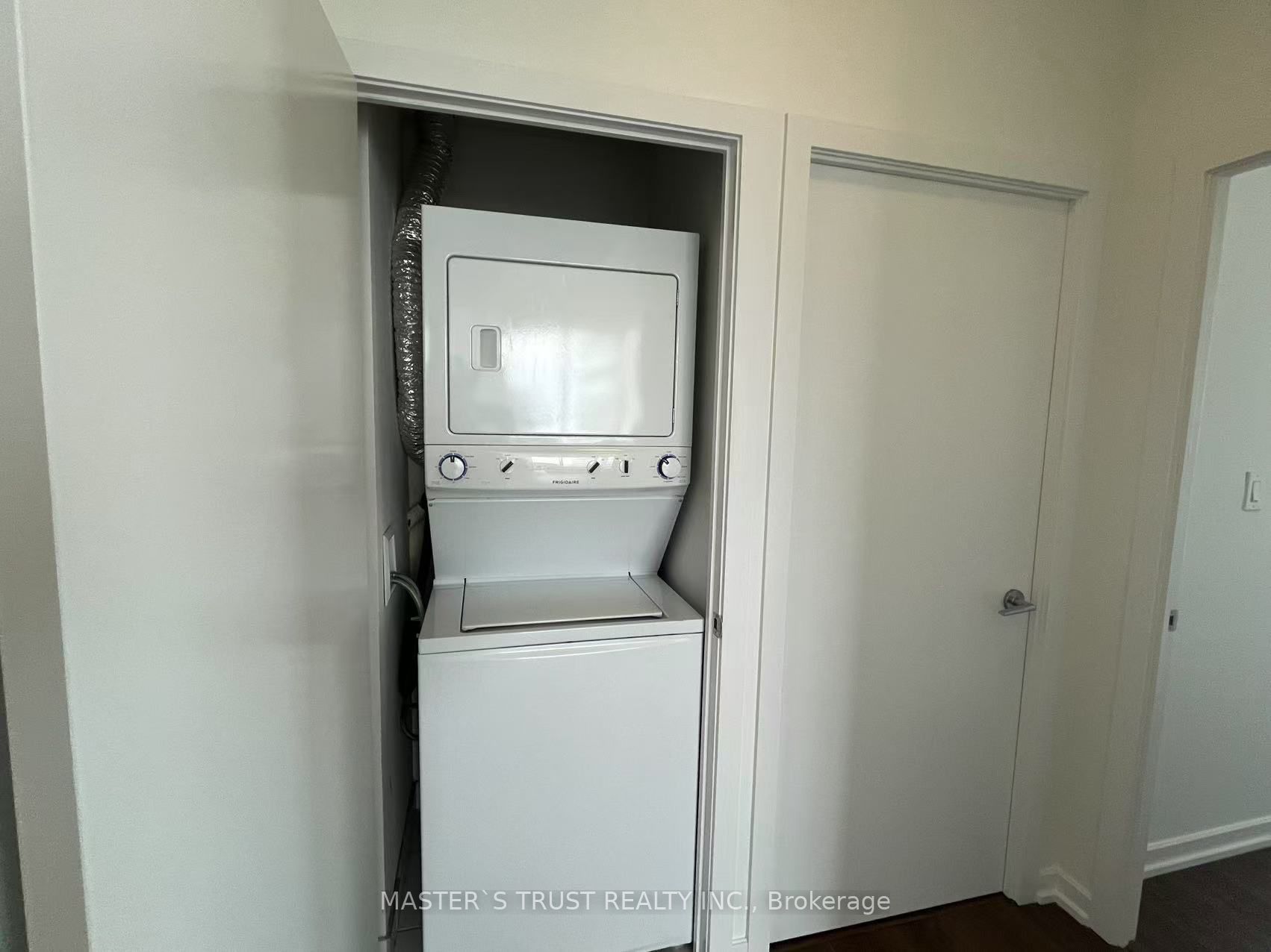 62 Forest Manor Road 2503 Property Photo 18