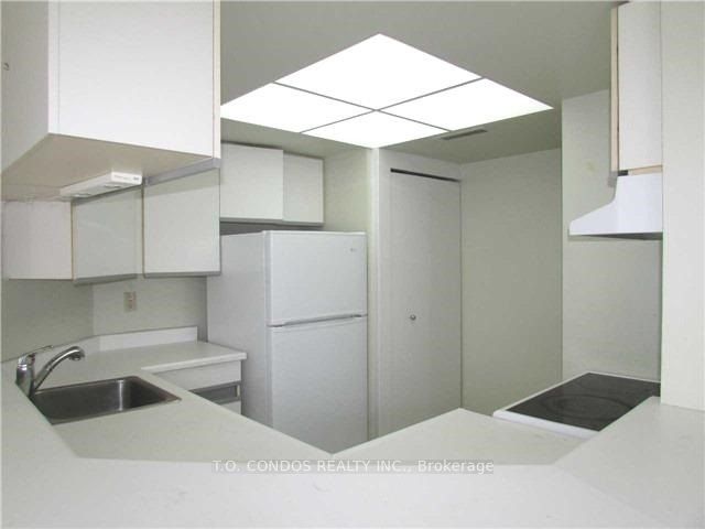1001 Bay Street 2904 Property Photo 3