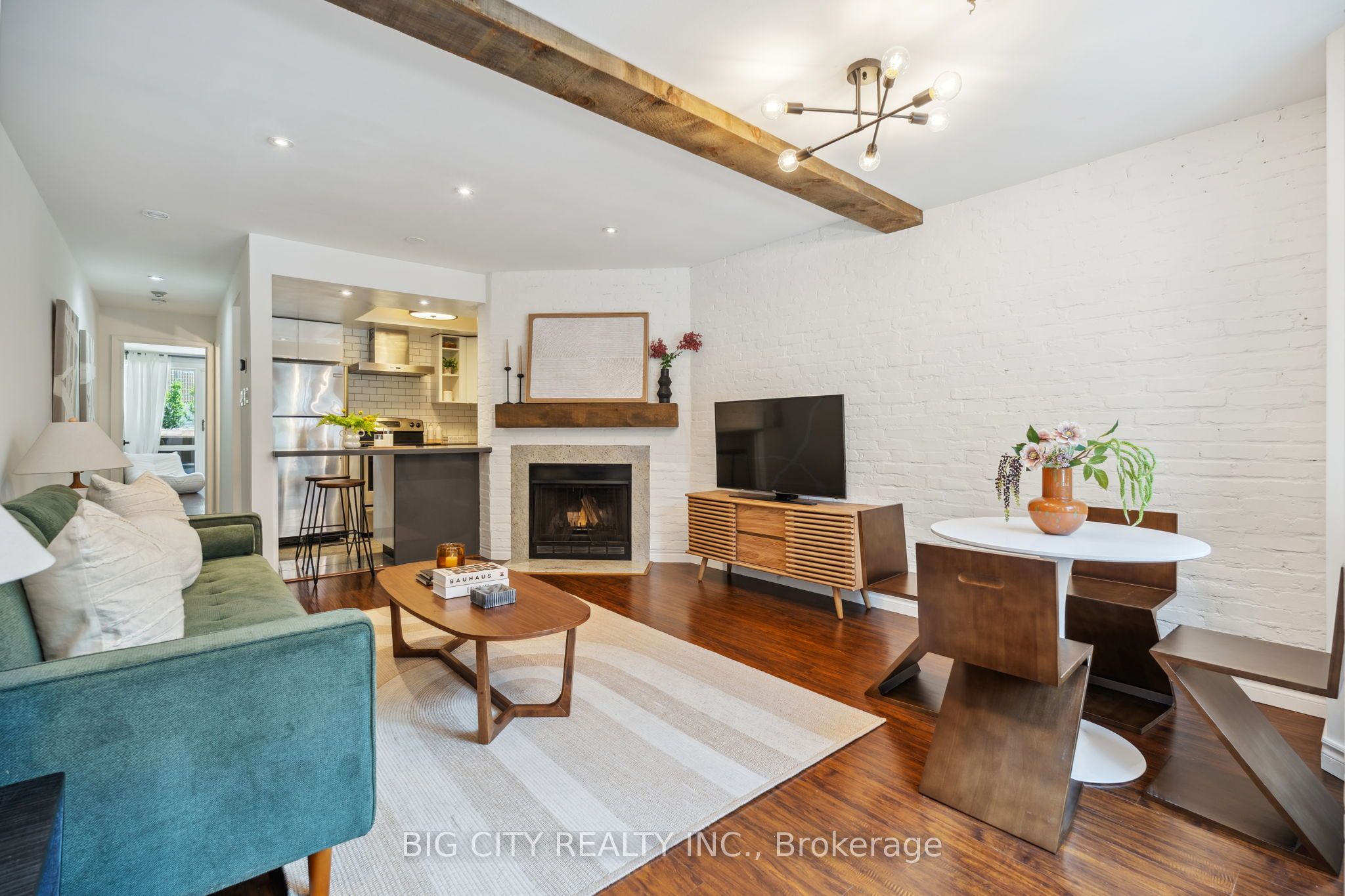 #12b - 570 Wellington Street Property Photo 1
