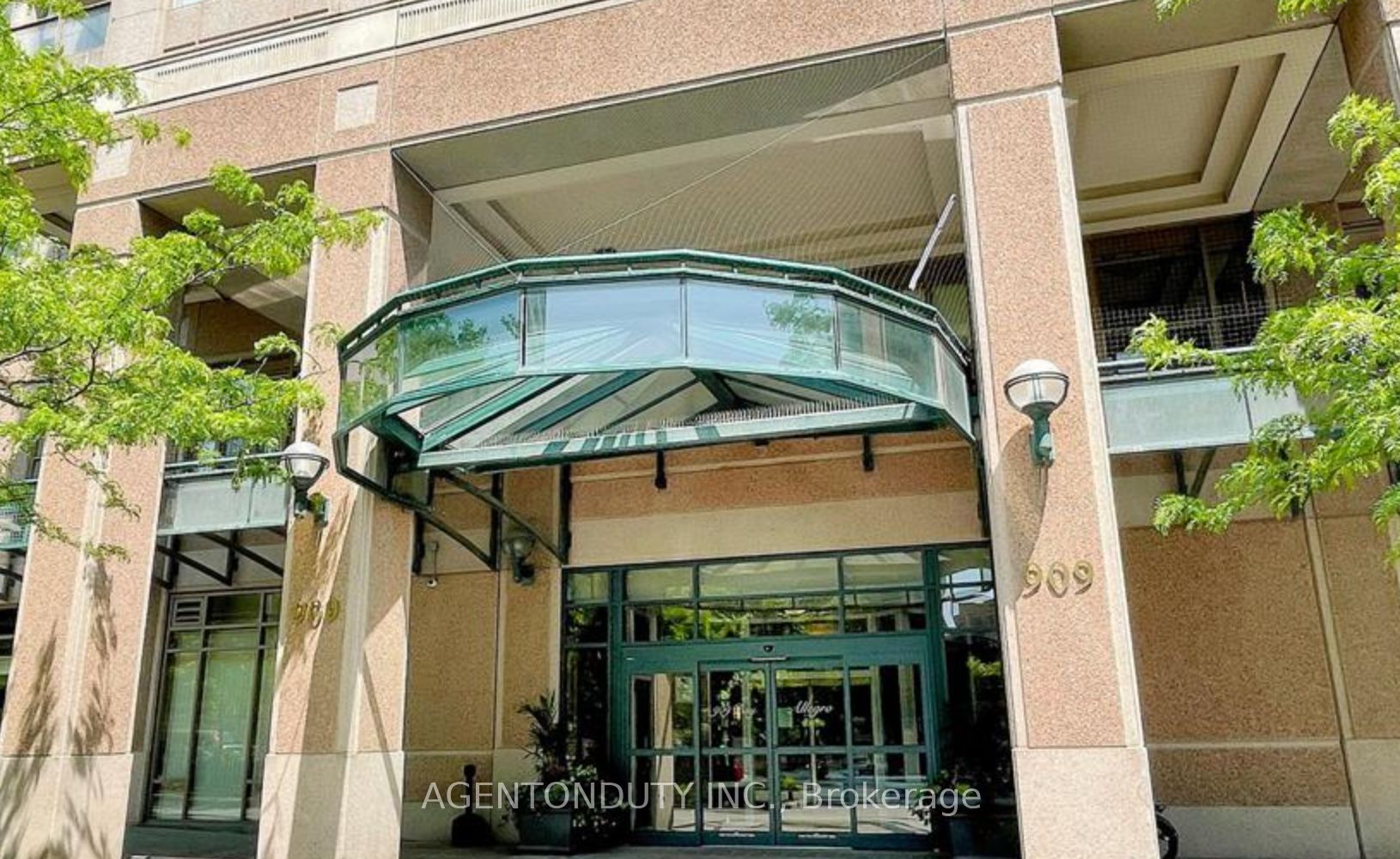909 Bay Street 607 Property Photo 2