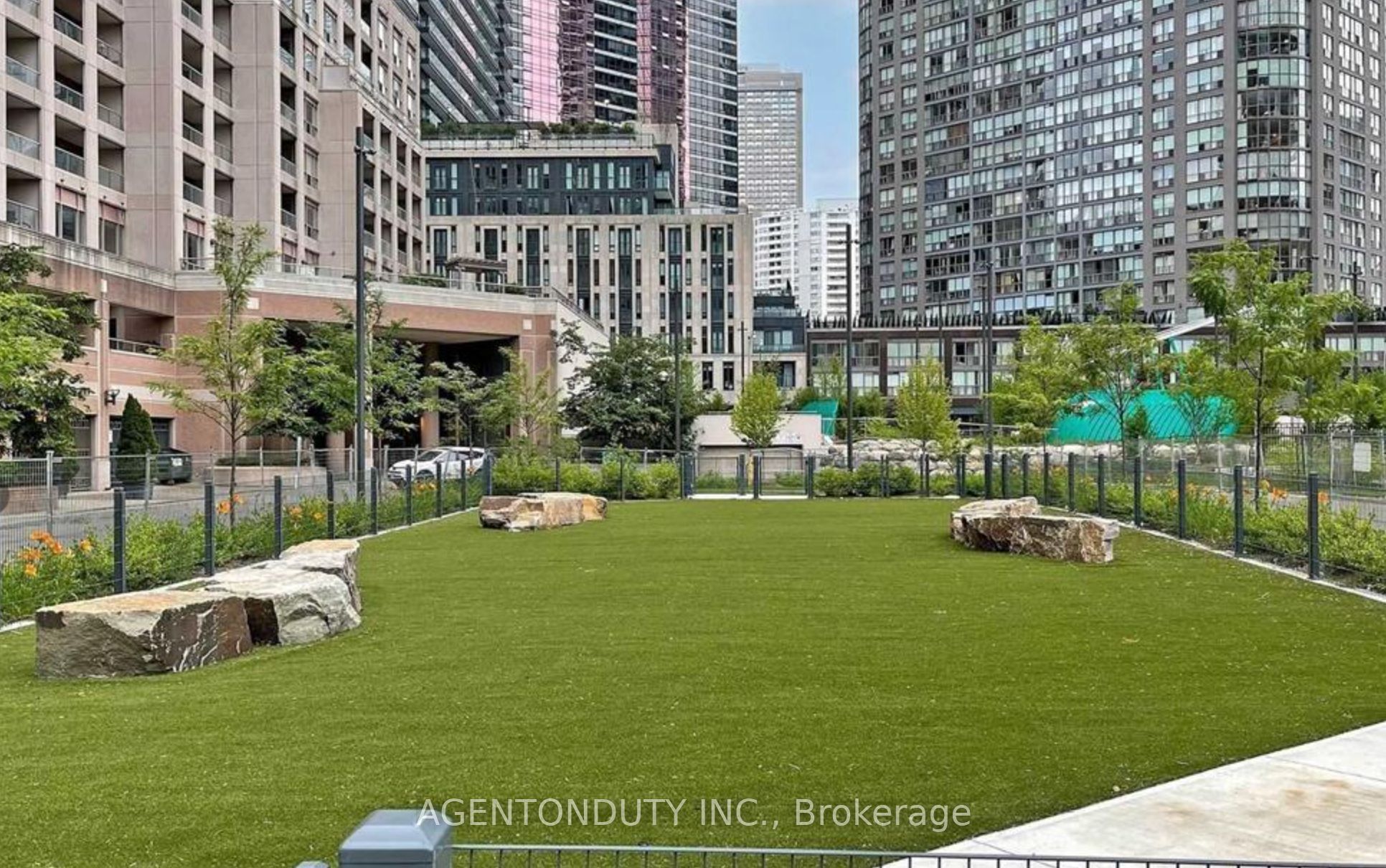 909 Bay Street 607 Property Photo 15