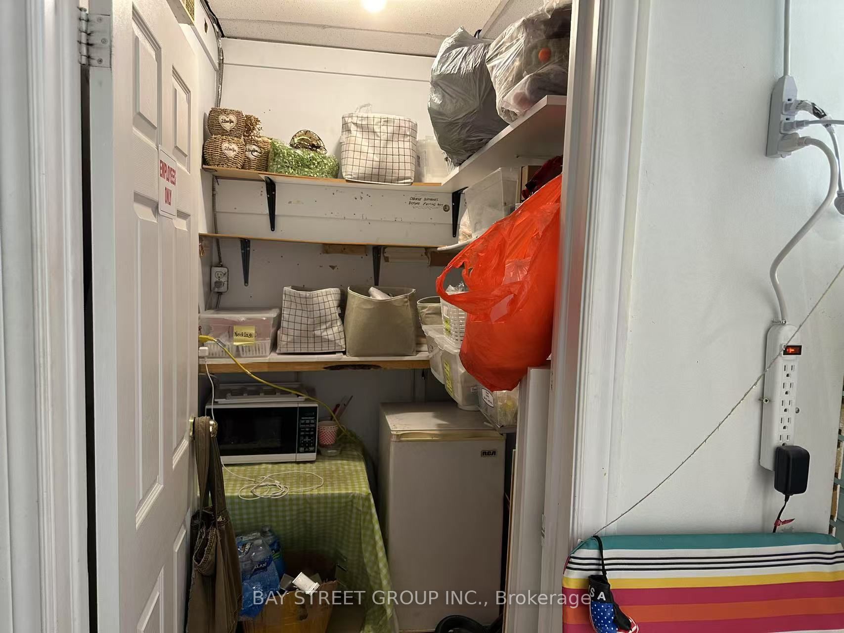2095.5 Yonge Street Property Photo 6