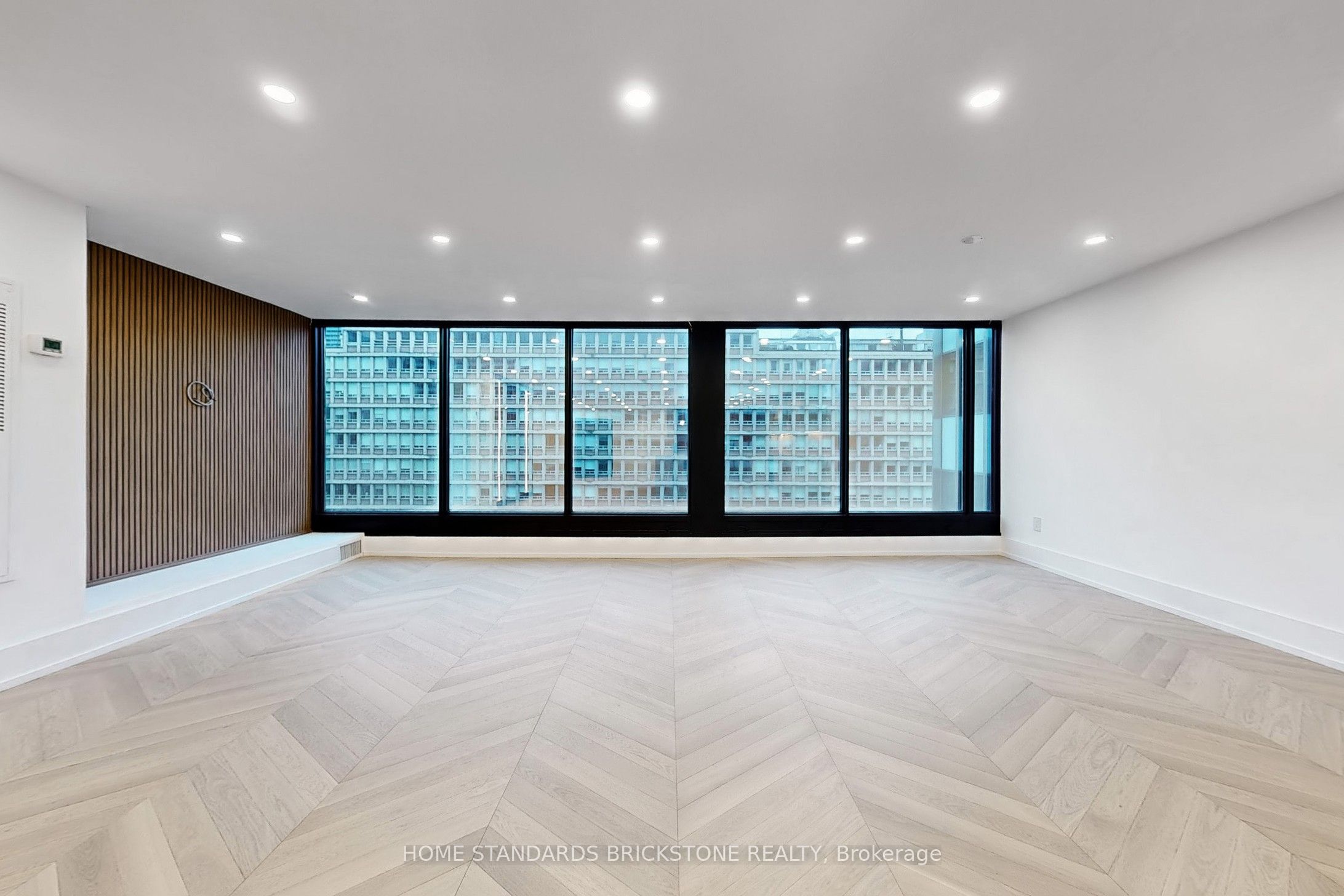 110 Bloor Street W 1009 Property Photo 2