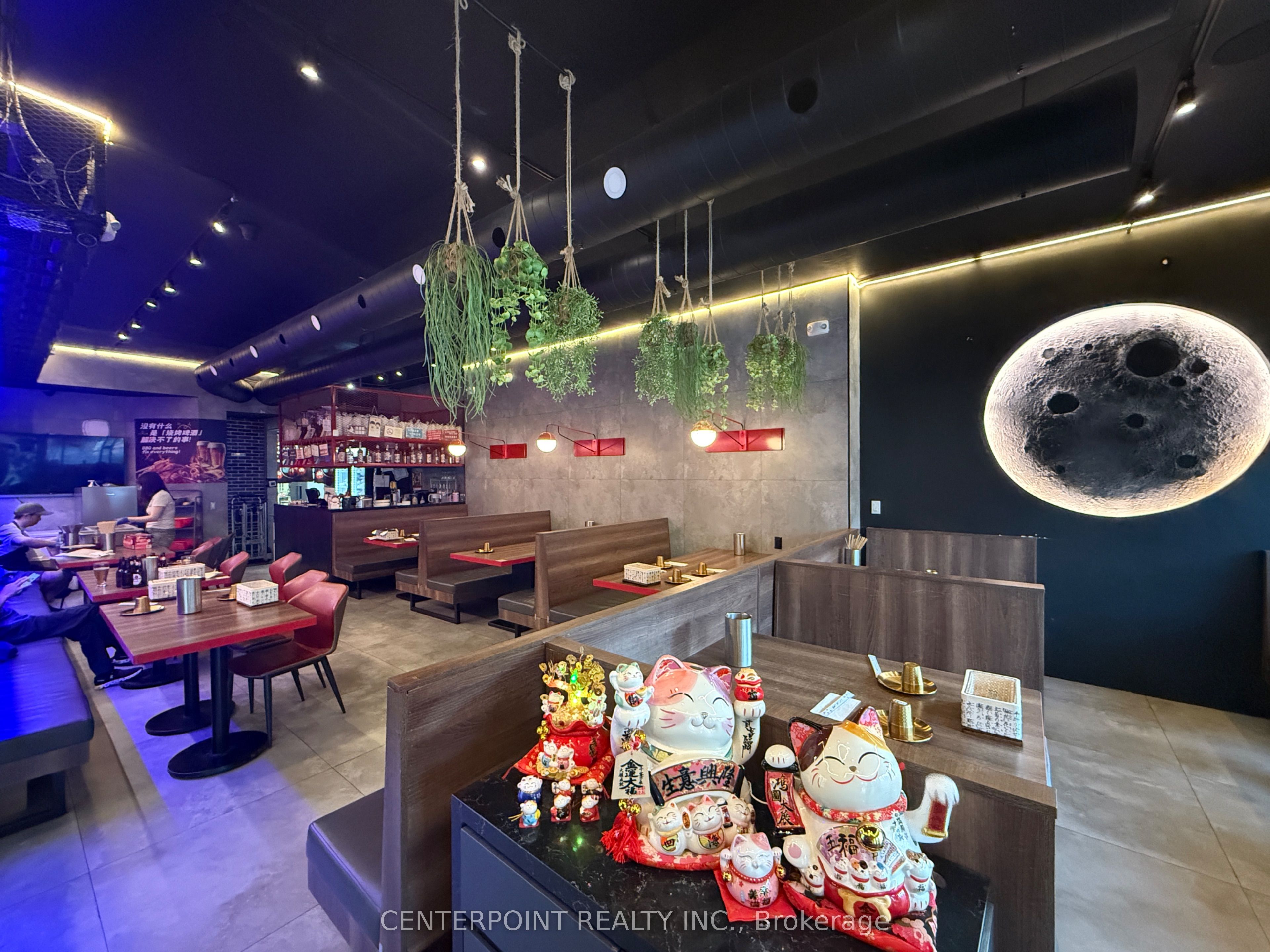 #g10 - 421 Dundas Street Property Photo 2
