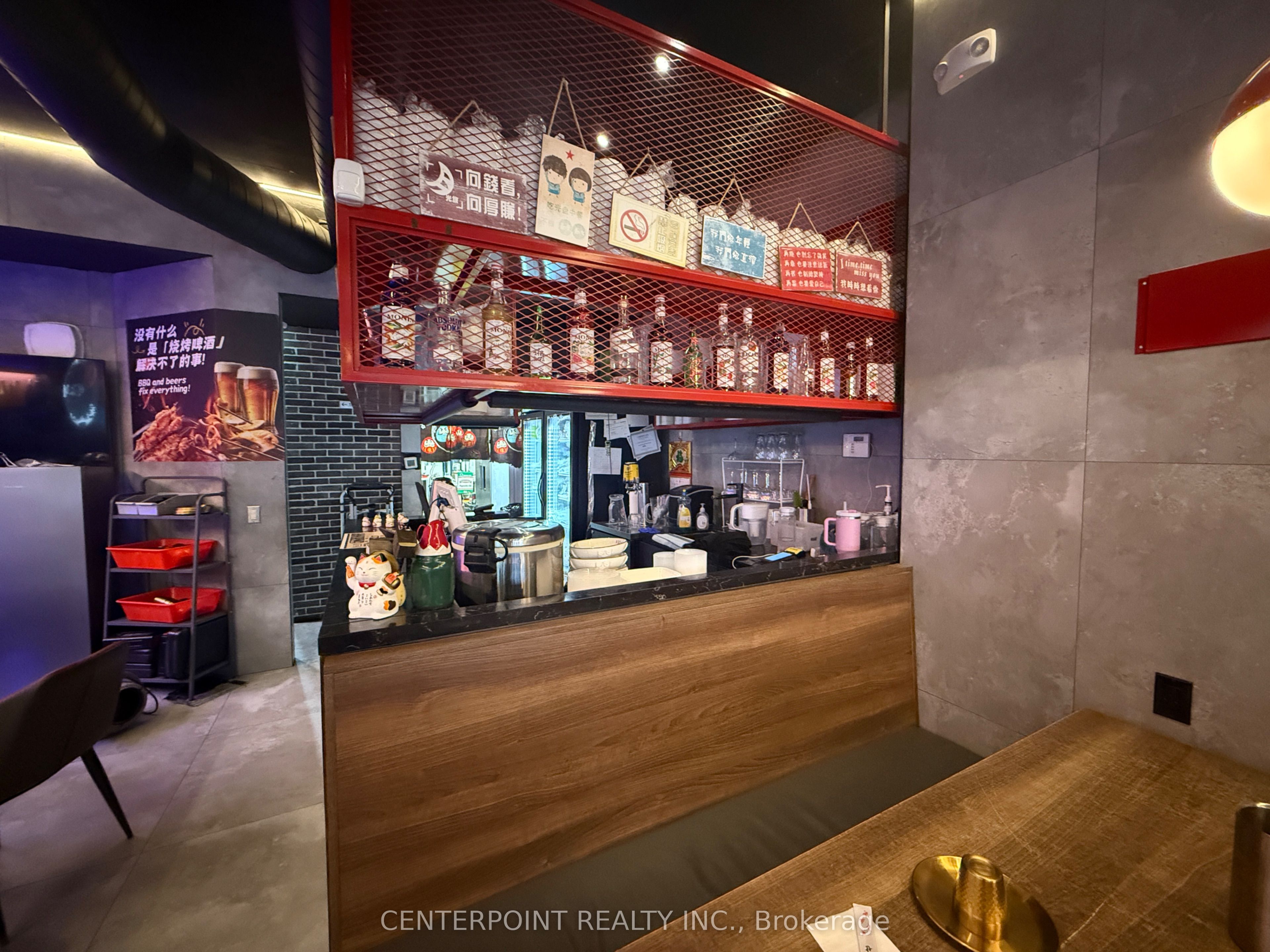 #g10 - 421 Dundas Street Property Photo 6