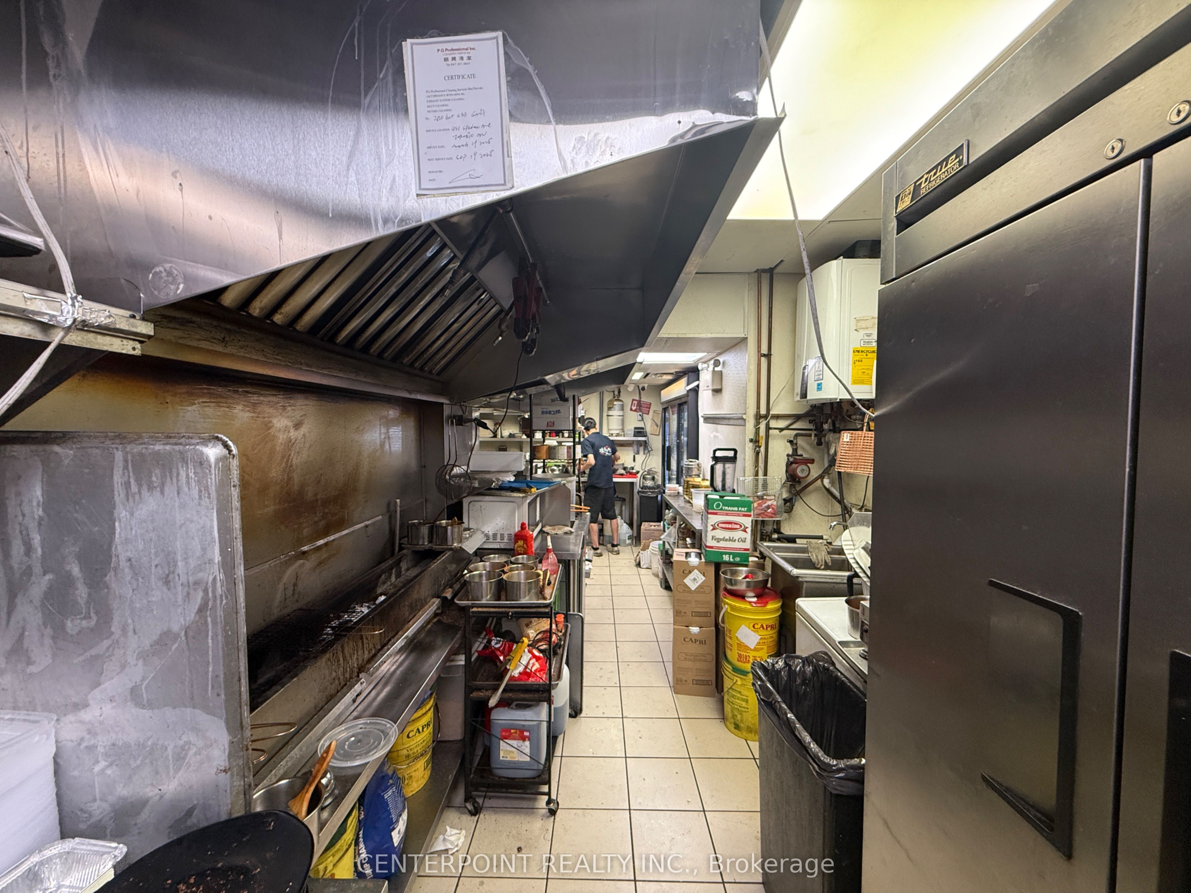 #g10 - 421 Dundas Street Property Photo 7
