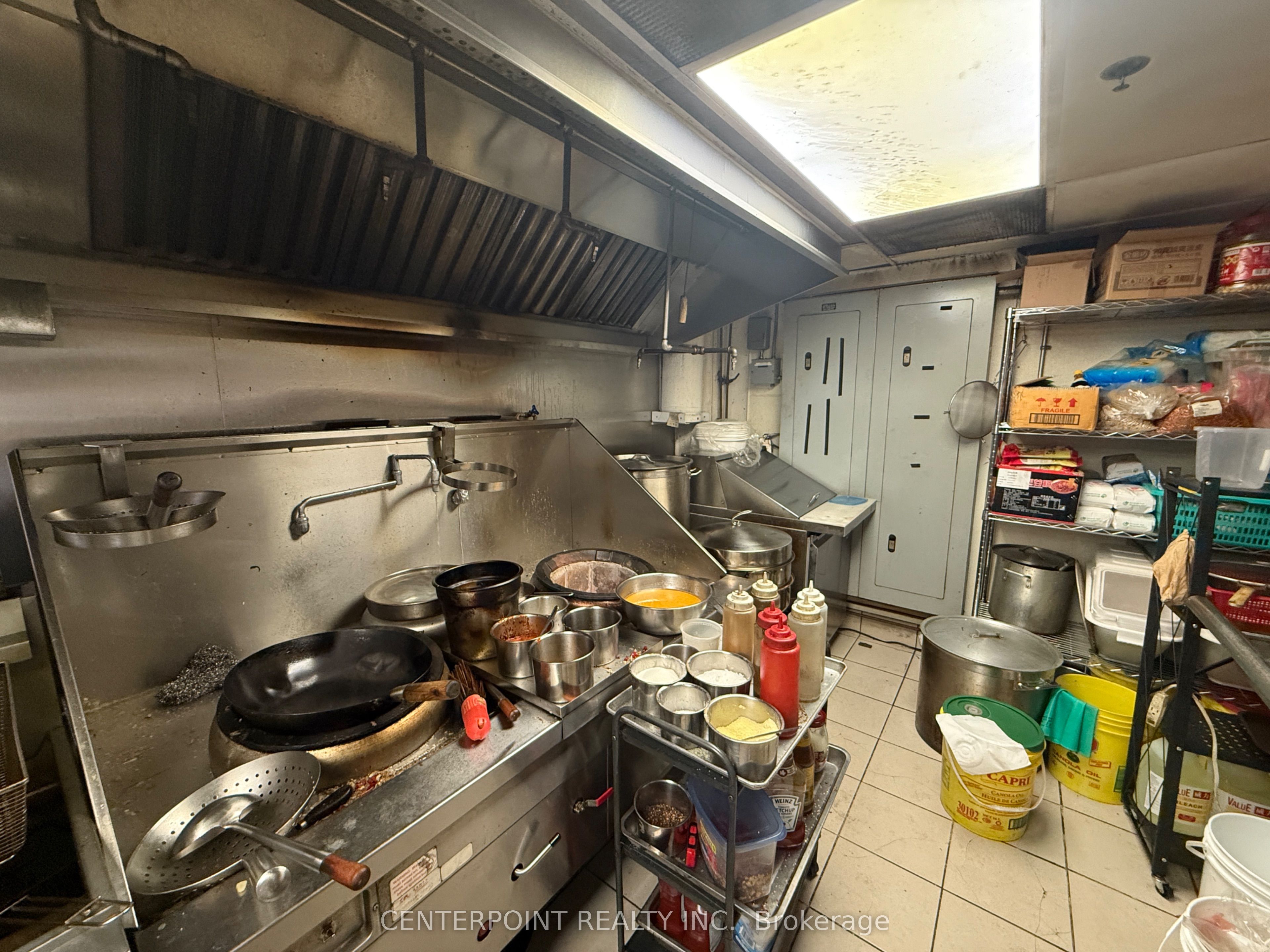 #g10 - 421 Dundas Street Property Photo 9
