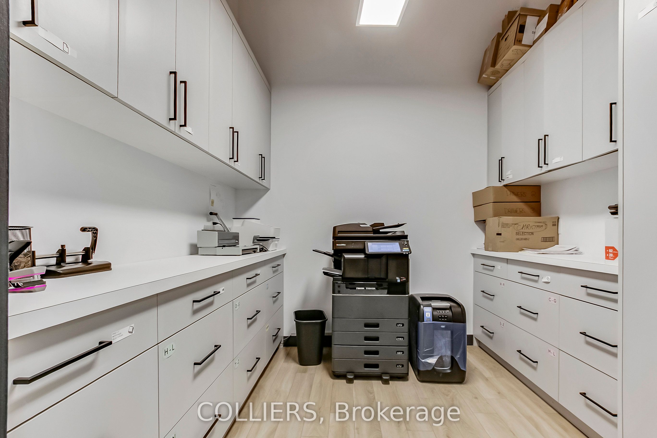 287 Macpherson Avenue 202 Property Photo 8
