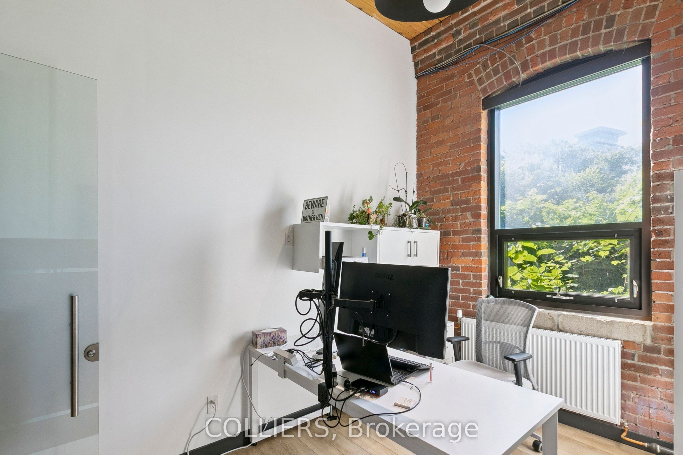 287 Macpherson Avenue 202 Property Photo 9