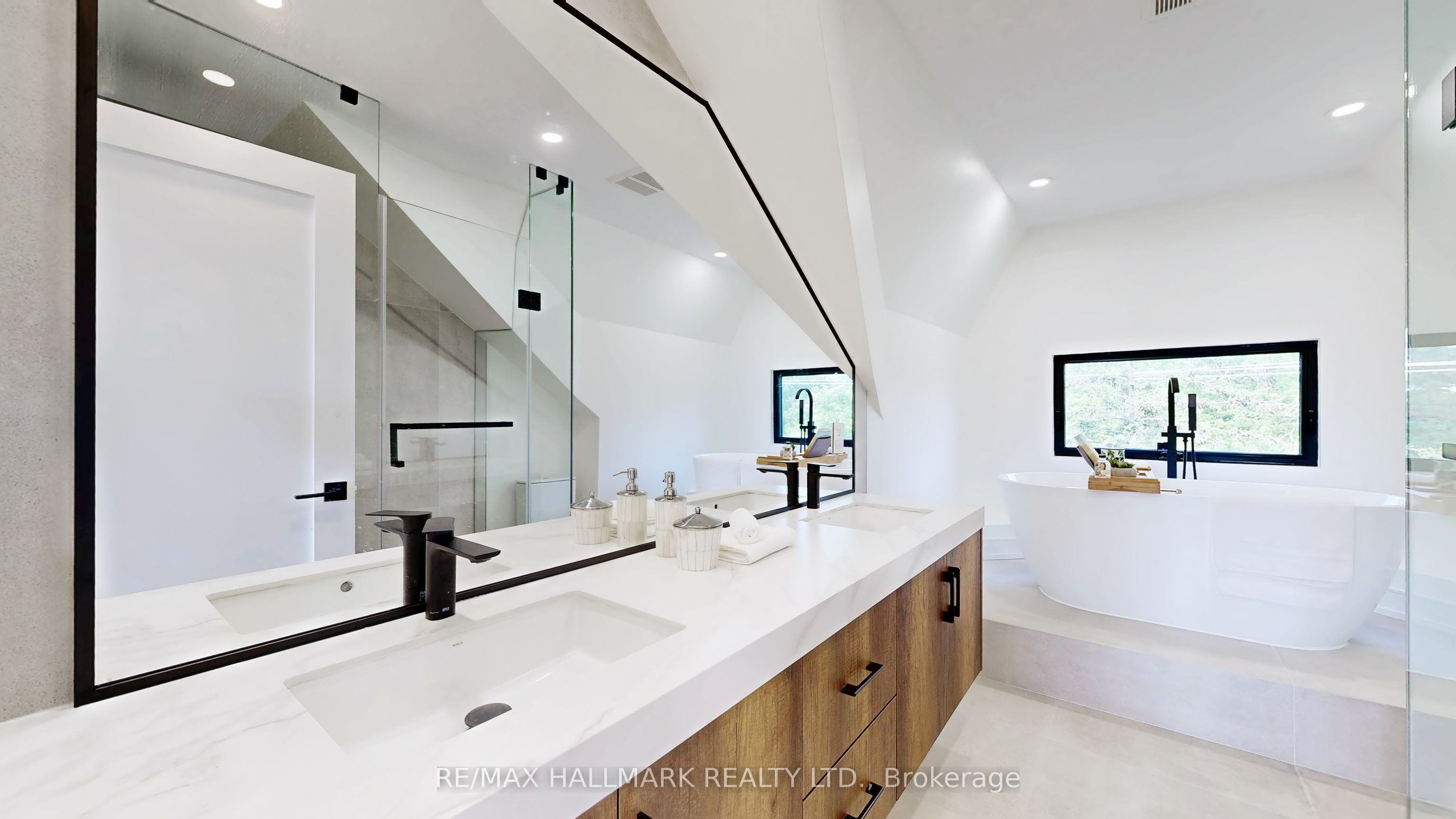 122 Crawford Street Property Photo 28