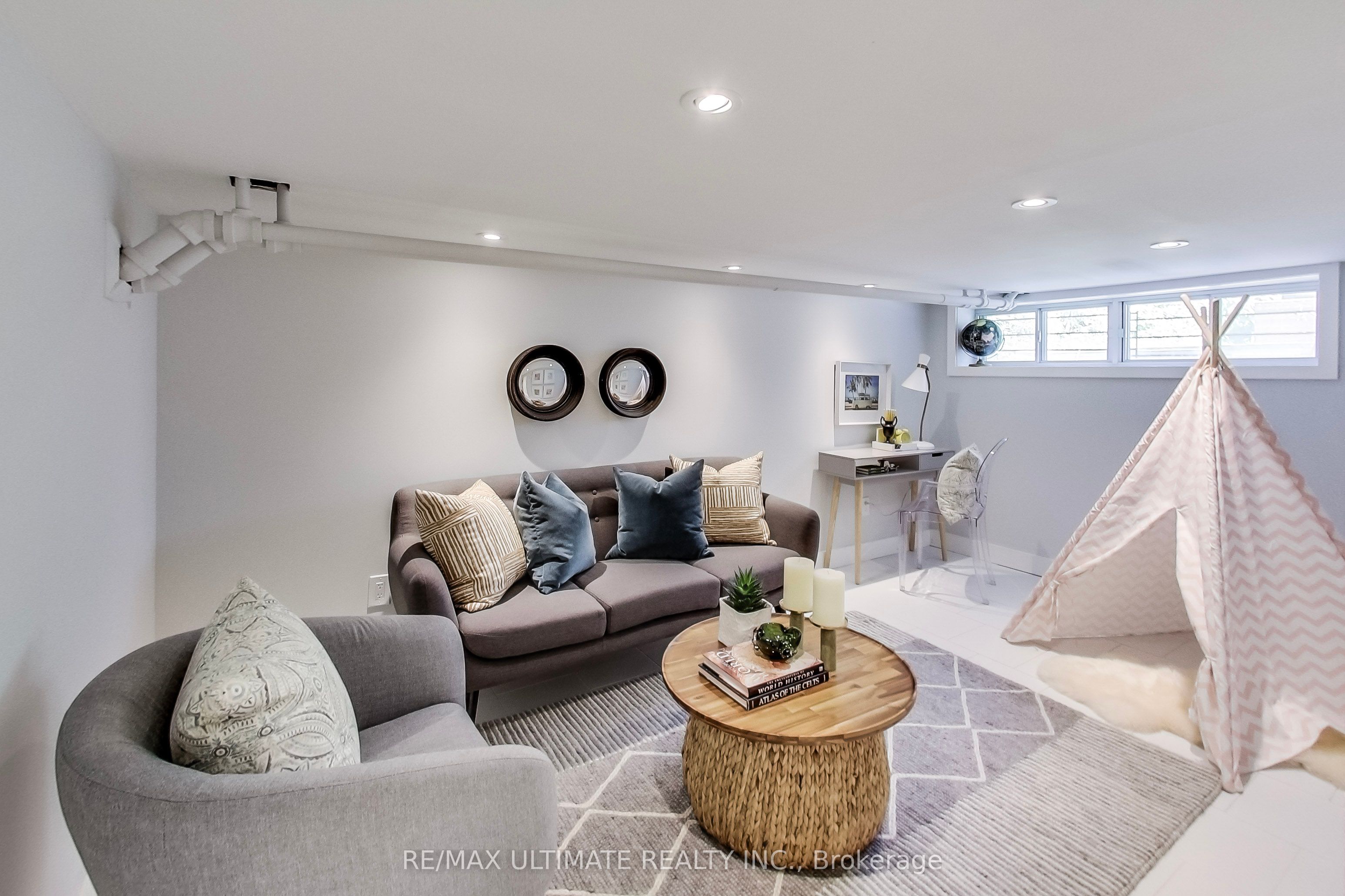 523 Soudan Avenue Property Photo 23