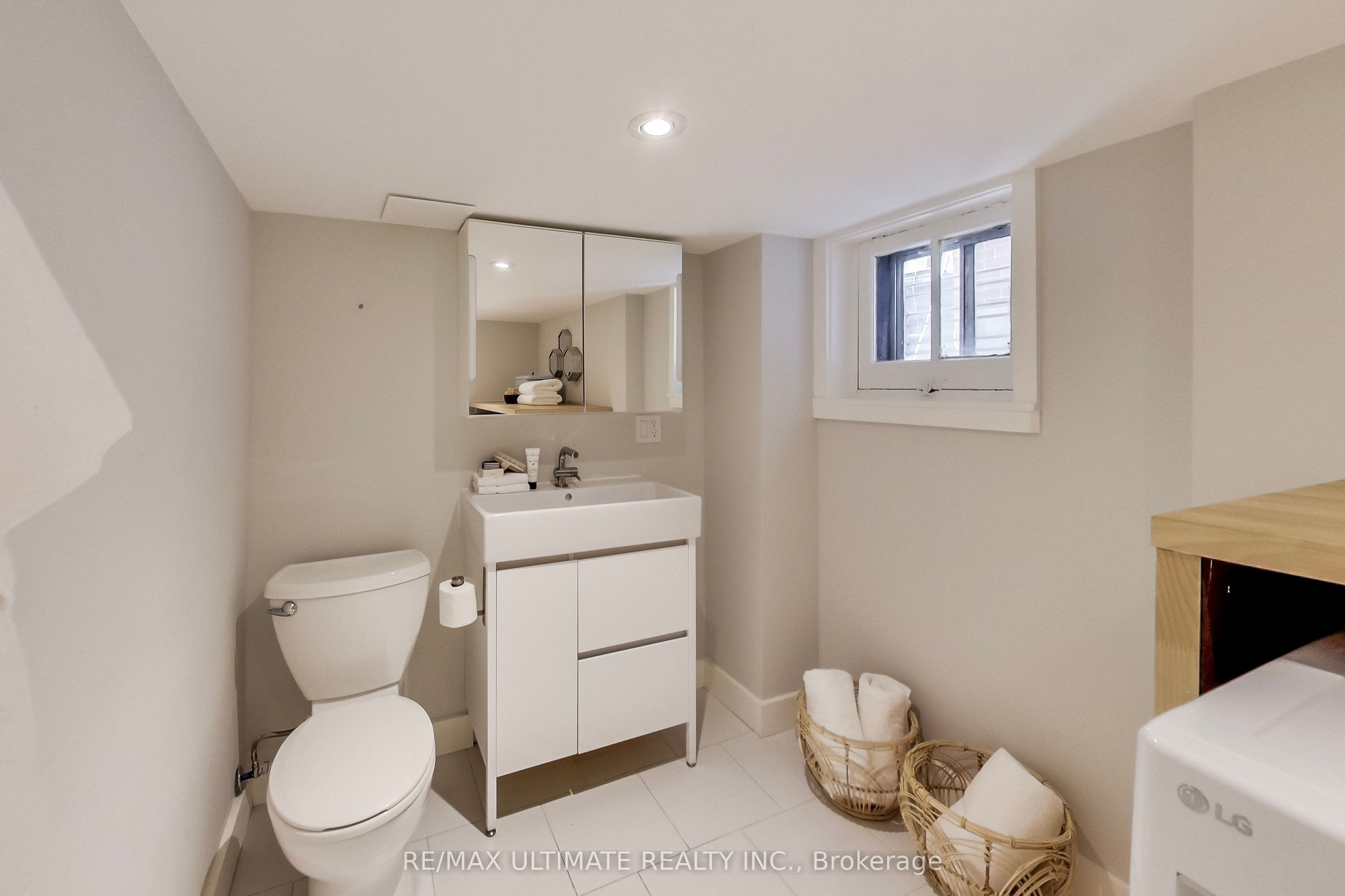 523 Soudan Avenue Property Photo 26
