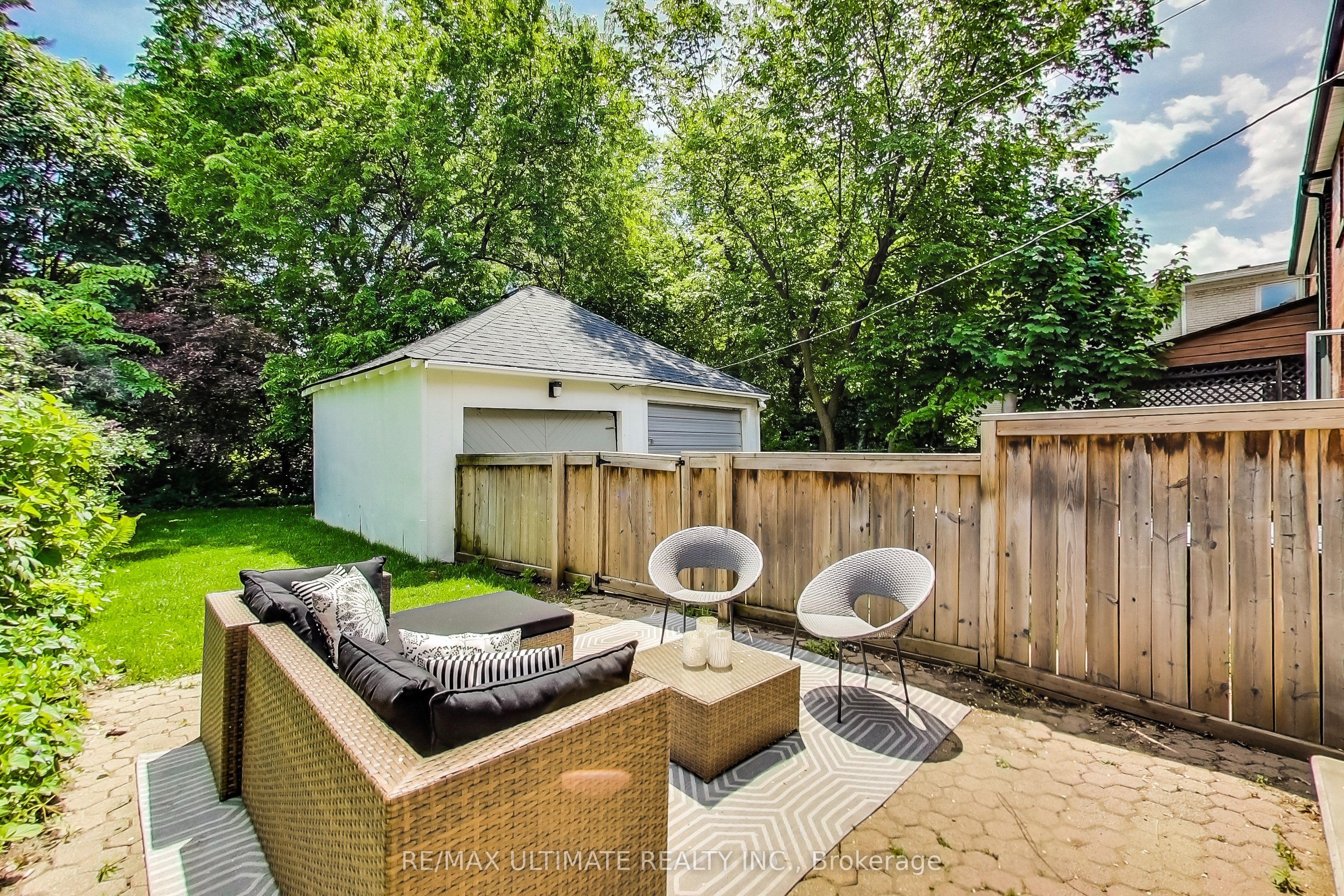 523 Soudan Avenue Property Photo 32