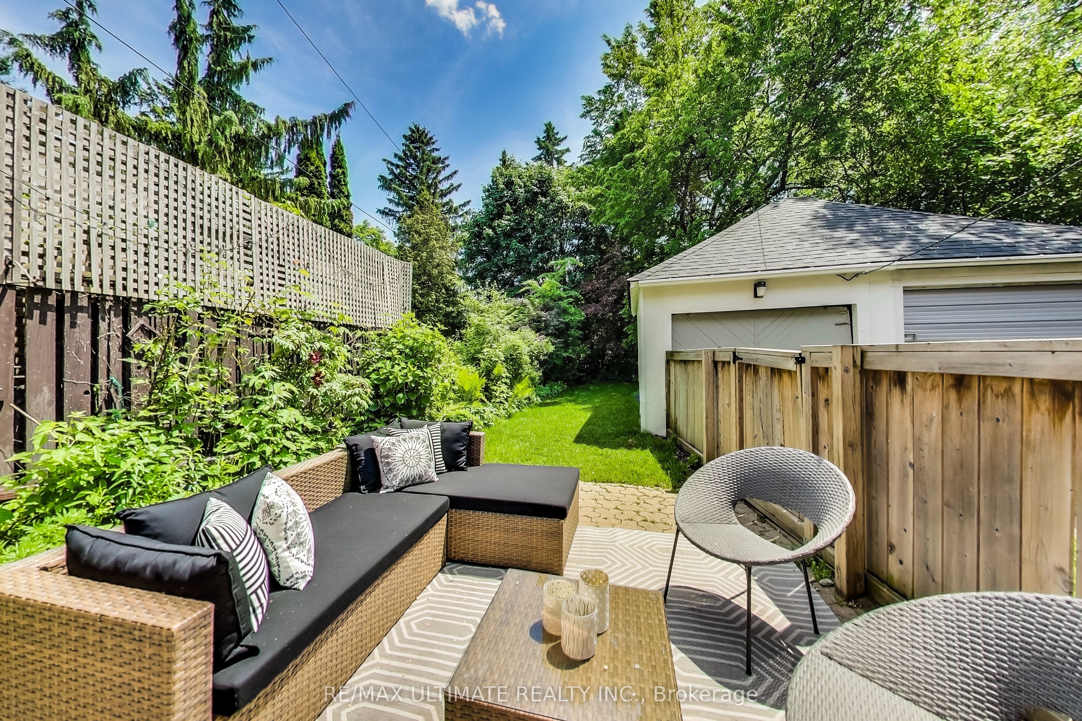 523 Soudan Avenue Property Photo 33