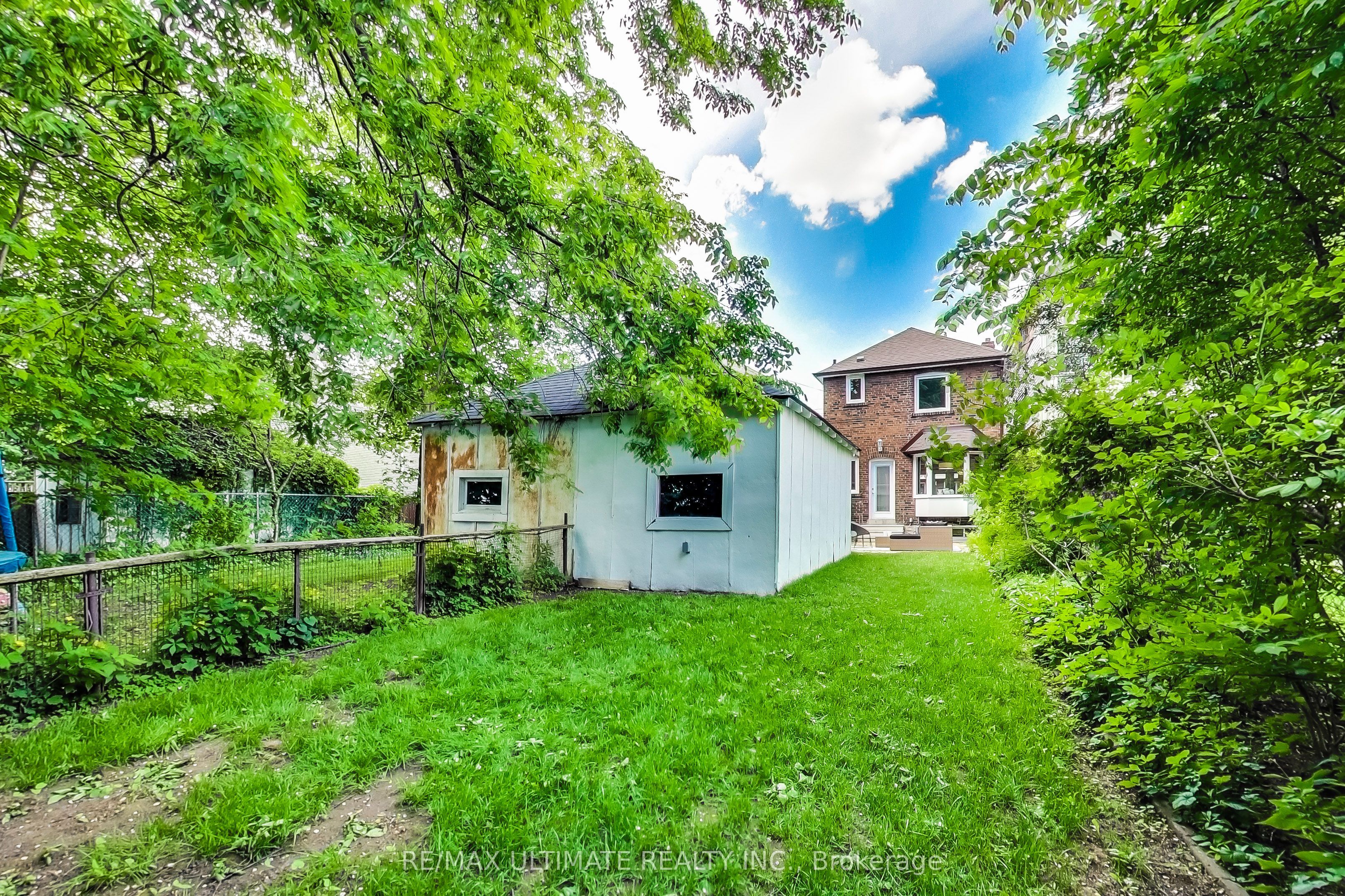 523 Soudan Avenue Property Photo 36