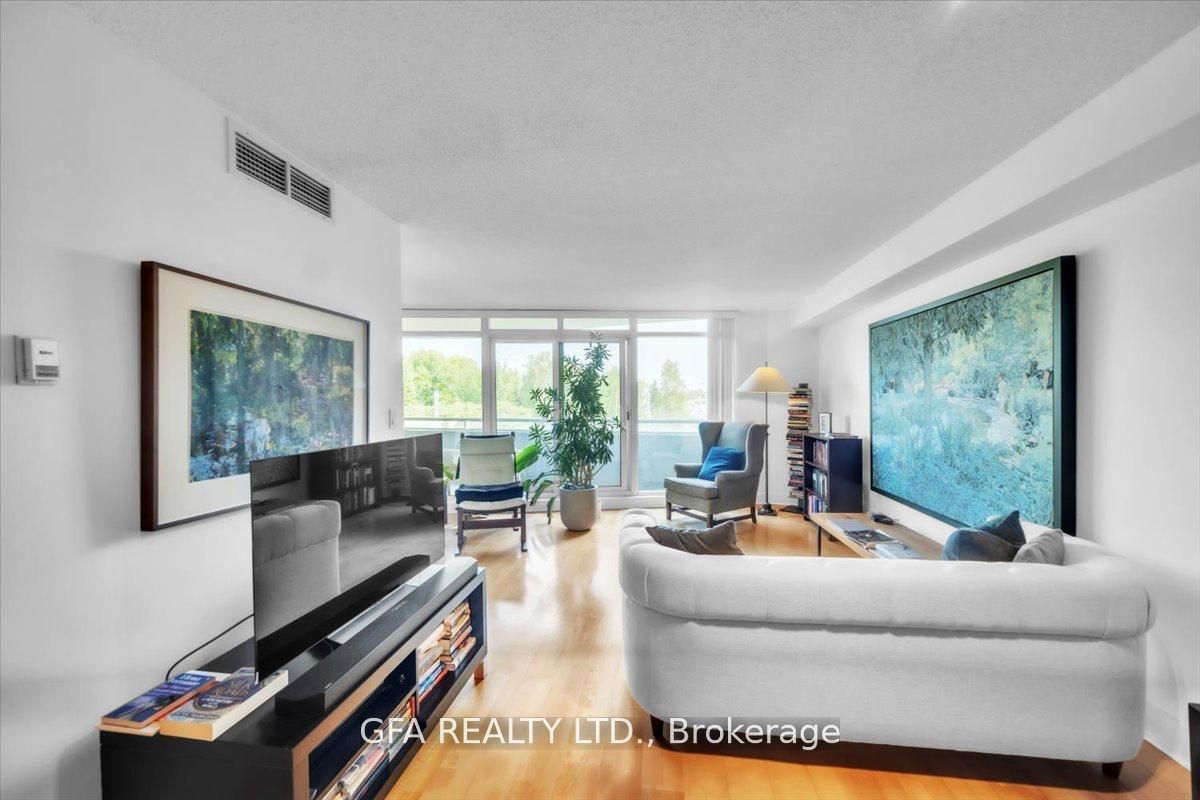 #318 - 550 Queens Quay Property Photo 10