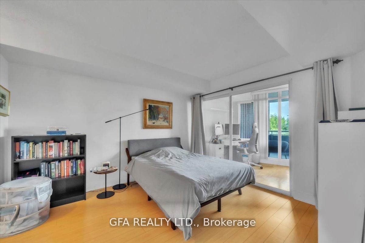 #318 - 550 Queens Quay Property Photo 17