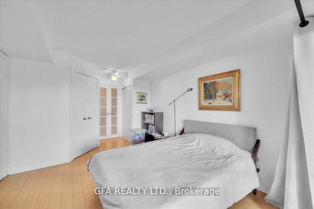 #318 - 550 Queens Quay Property Photo 18