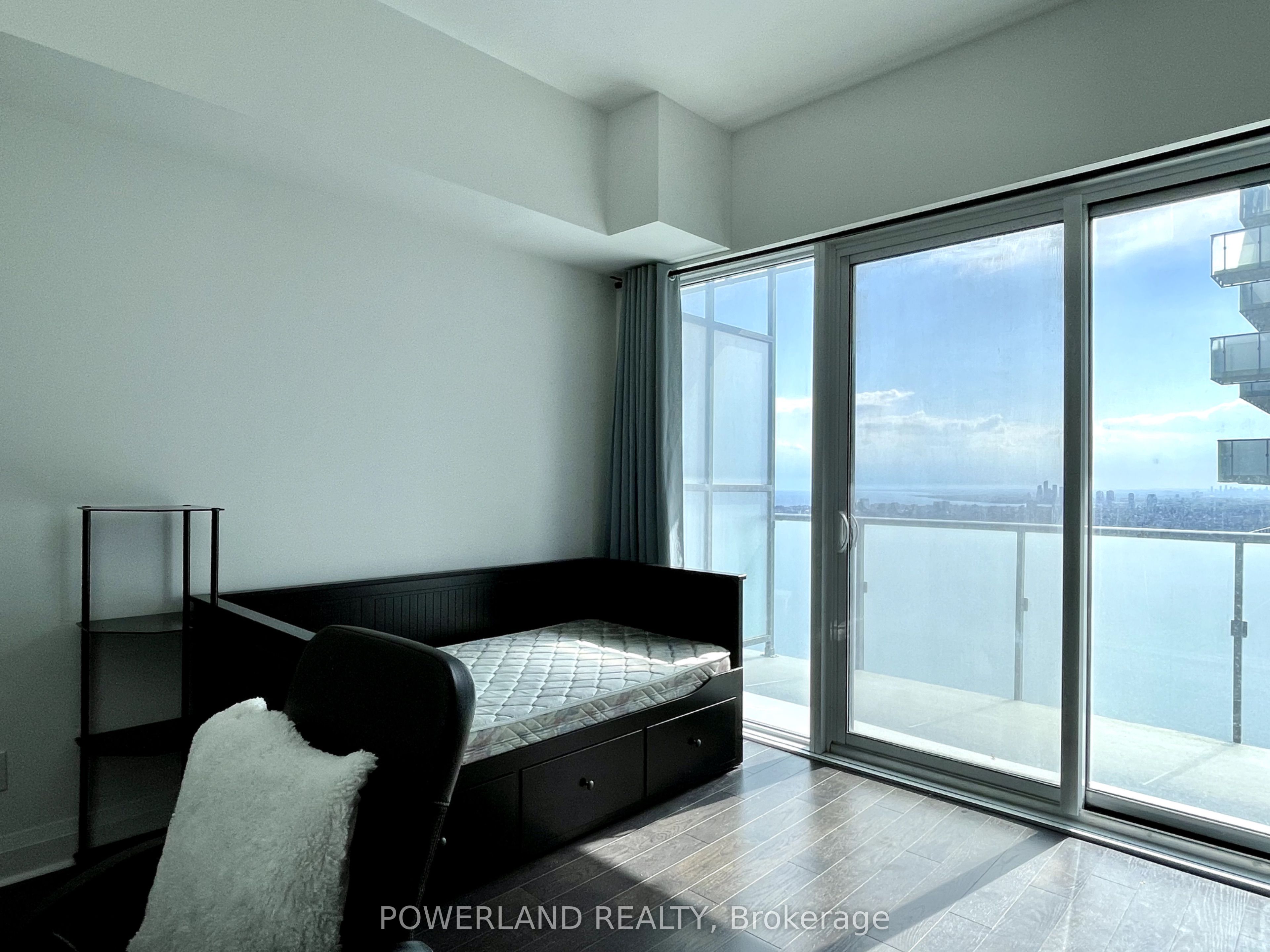 #4405 - 1080 Bay Street Property Photo 10